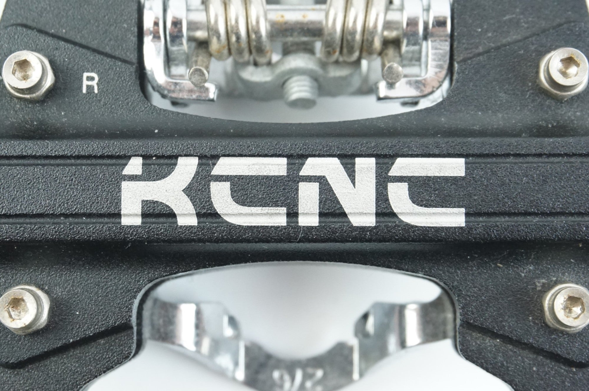 KCNC 「ケーシーエヌシー」 クリップレス プラットフォーム ペダル / 中目黒店