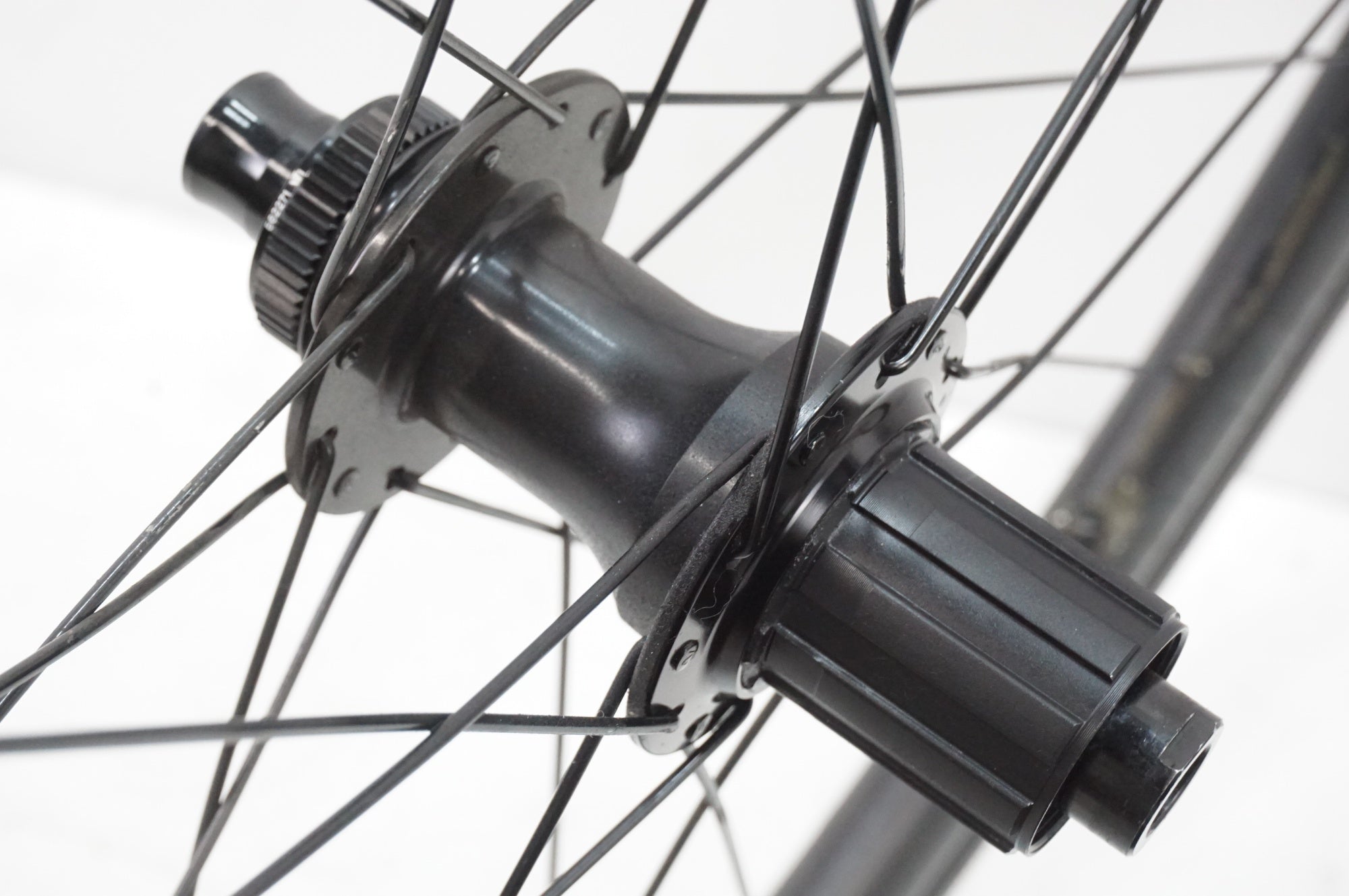 BONTRAGER PARADIGM ELITE シマノフリー11s Bontrager Paradigm Elite TLR Road Wheel - Trek Bikes