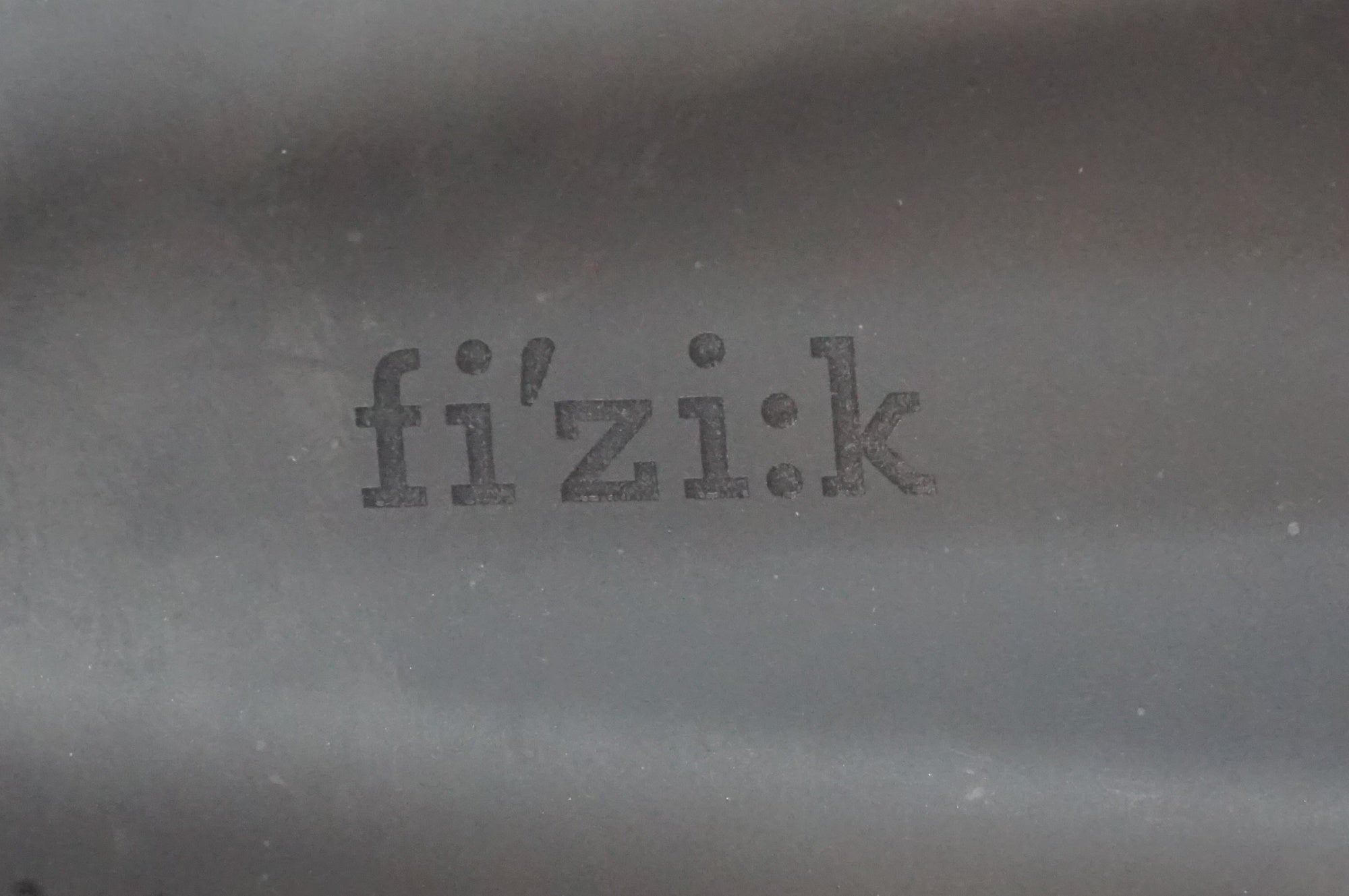 FIZIK 「フィジーク」 TEMPO ARGO R3 サドル / 福岡店