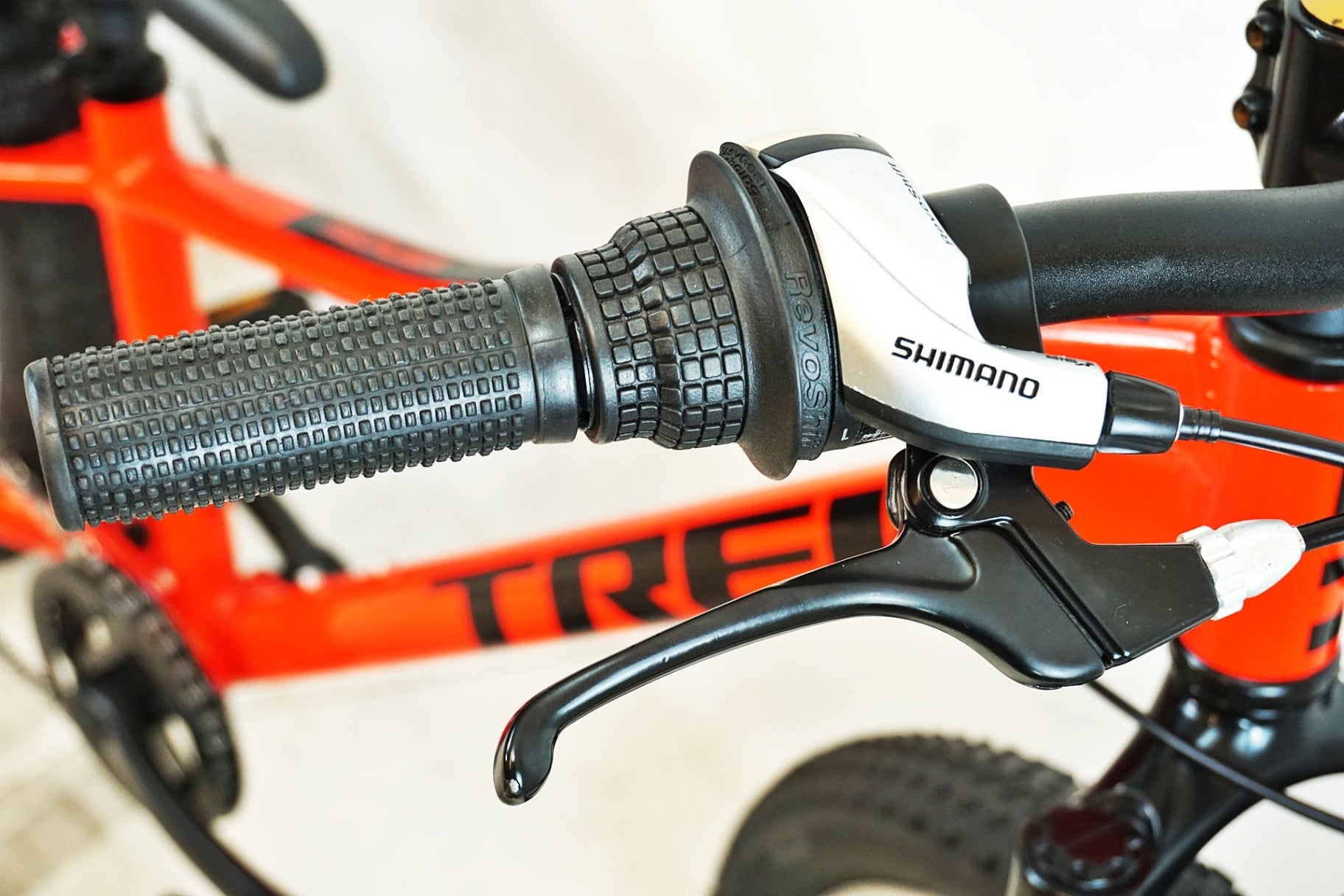 TREK 「トレック」 PRECALIBER24 2023年モデル キッズバイク / 有明ガーデン店