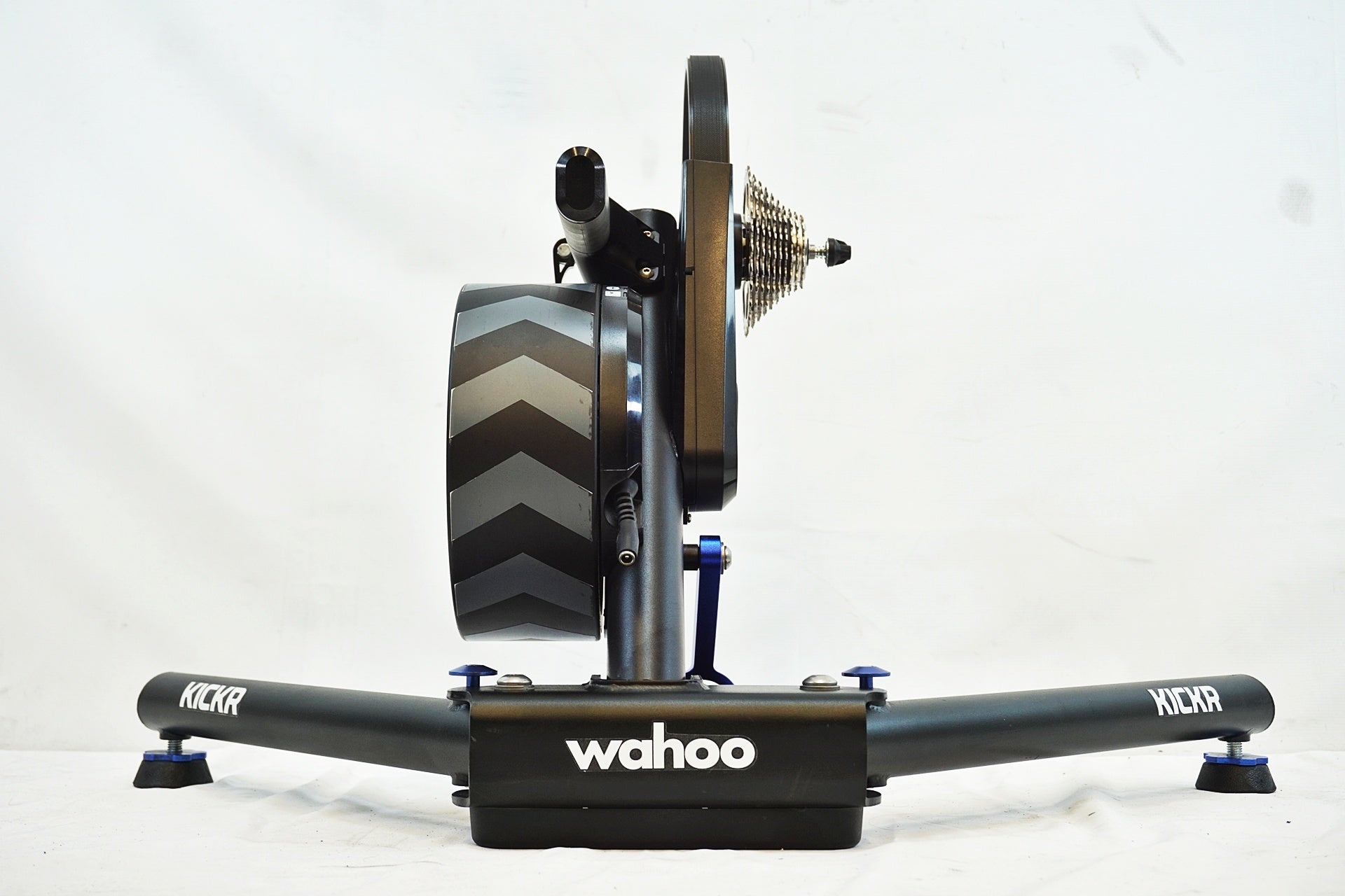 WAHOO 「ワフー」 KICKR V4 WF113 スマートトレーナー / 有明ガーデン店