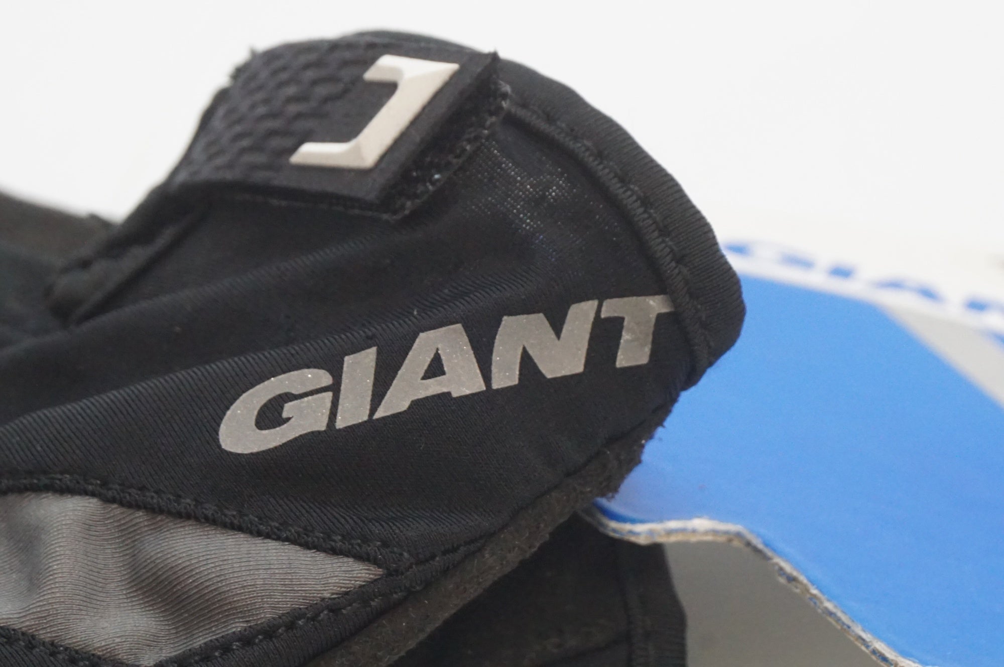 GIANT 「ジャイアント」 TOUR LF Mサイズ グローブ / 福岡店