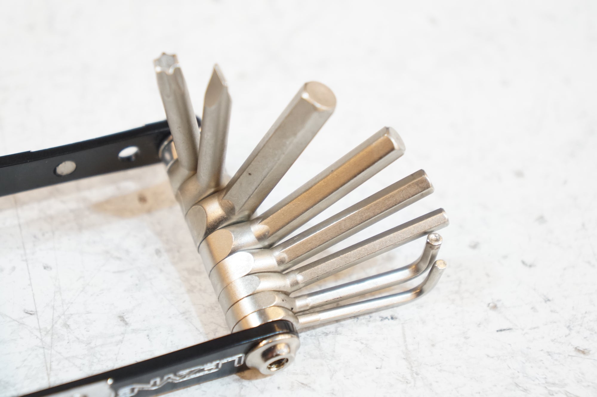 LEZYNE 「レザイン」 マルチツール  / バイチャリ浦和ベース