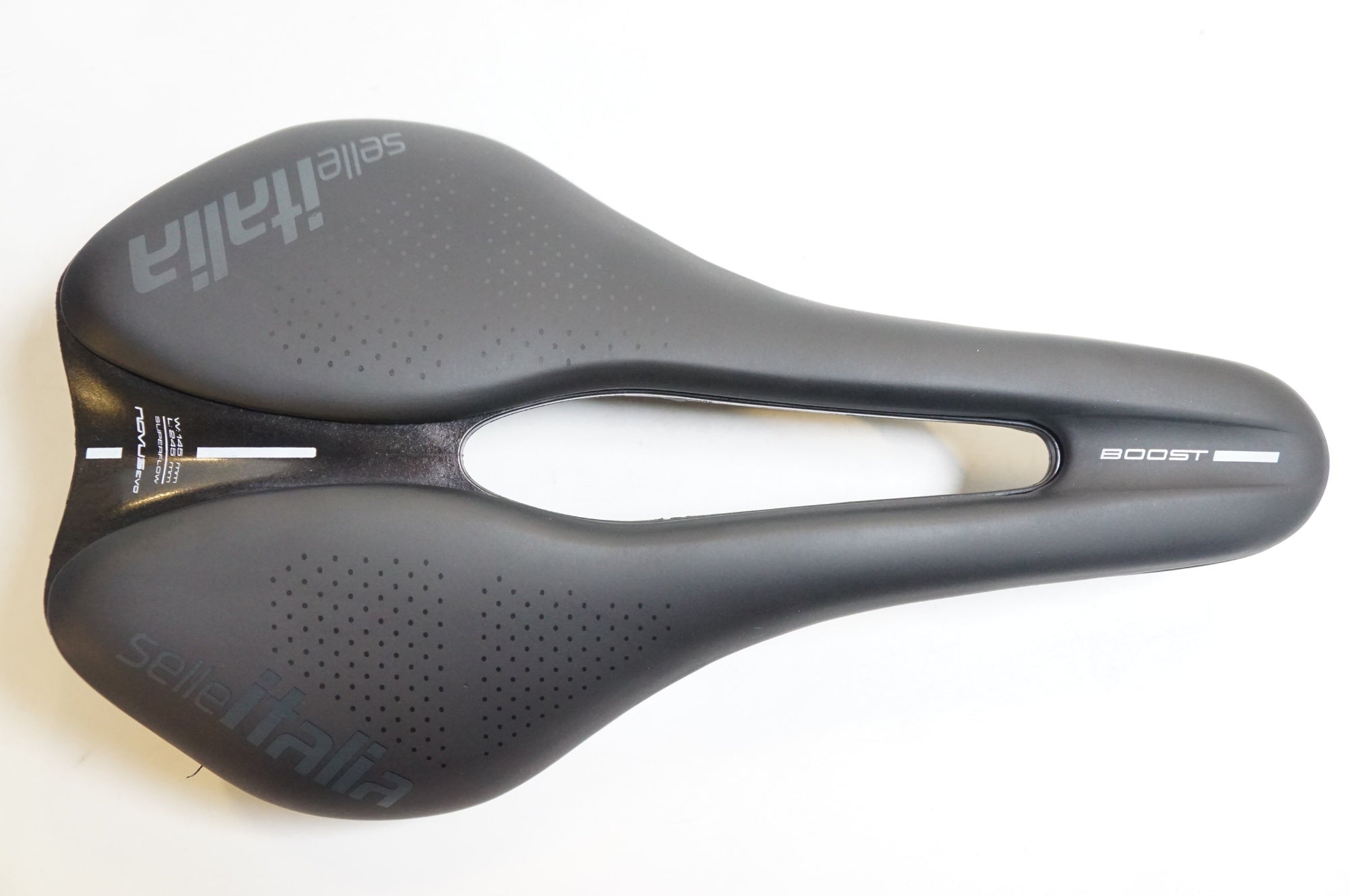 SELLE ITALIA 「セライタリア」 NOVUS BOOST EVO TM SUPERFLOW サドル