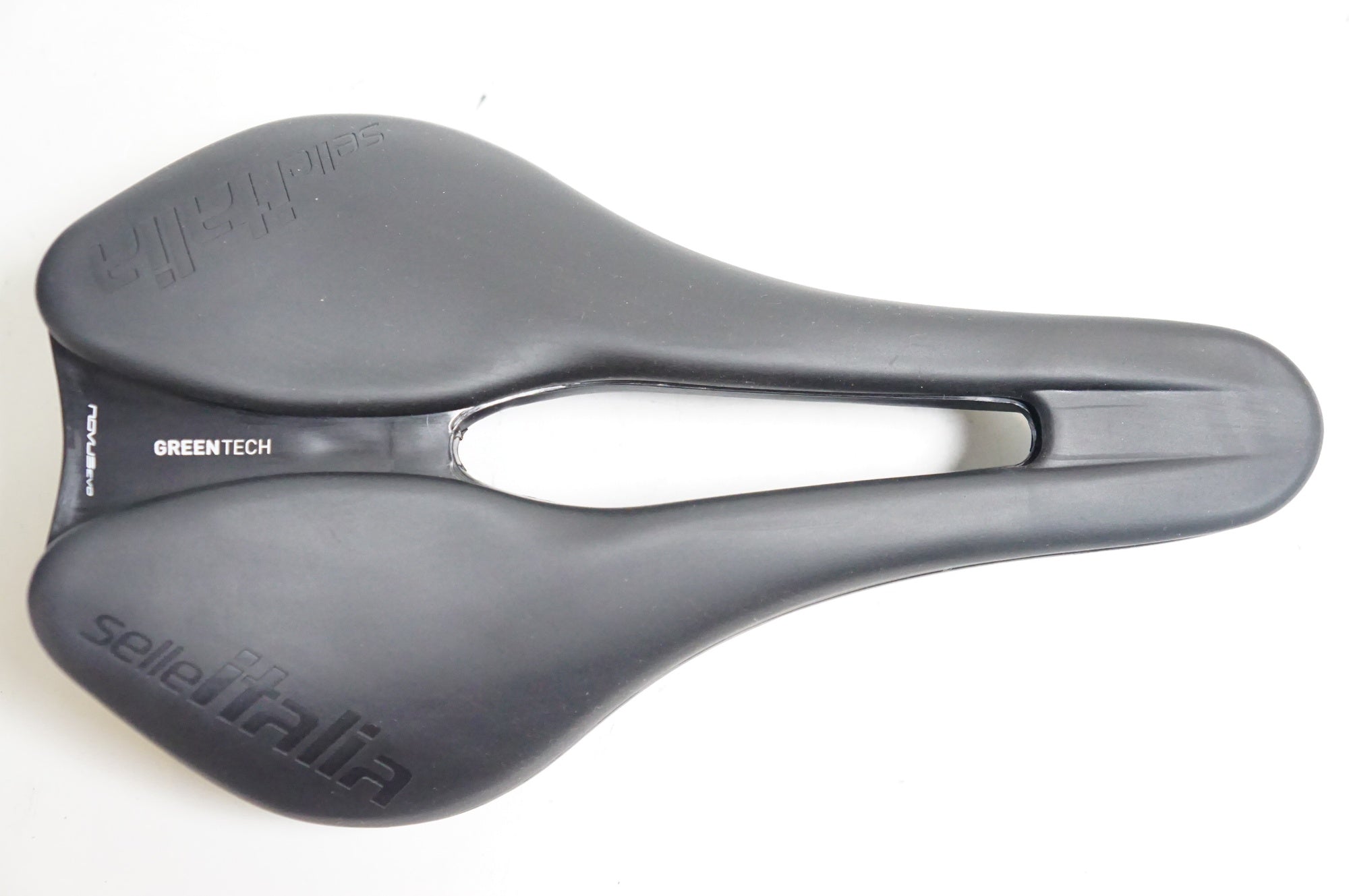SELLE ITALIA 「セライタリア」 NOVUS BOOST EVO サドル / 熊谷本店