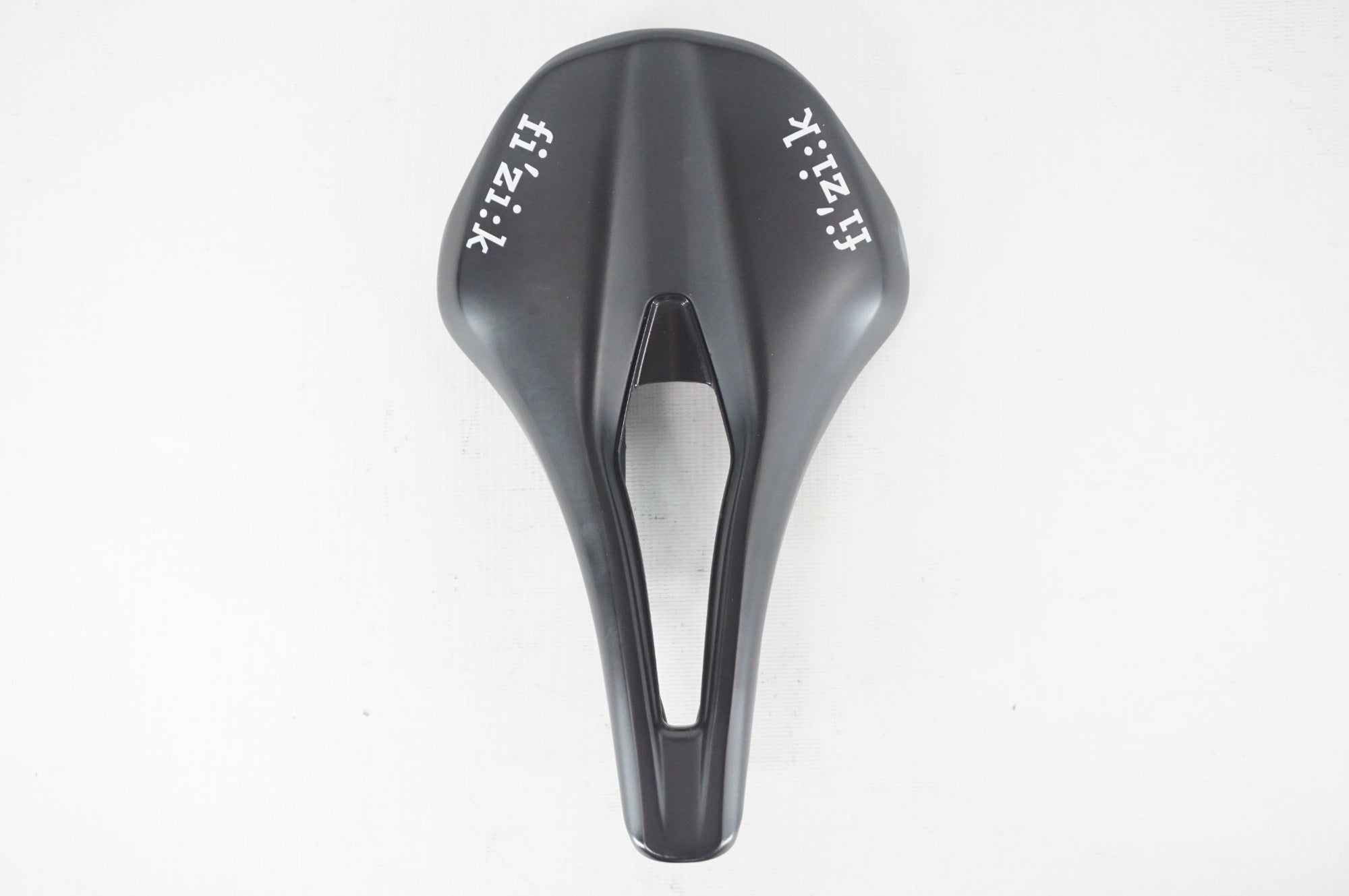 FIZIK 「フィジーク」 ARGO TEMPO R5 サドル / 阪急塚口店