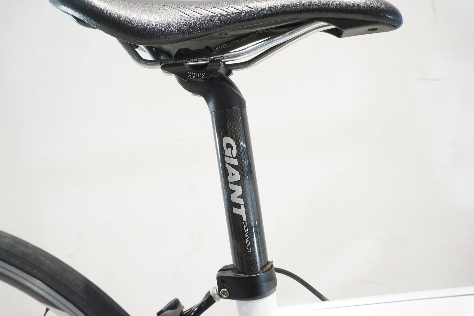 GIANT 「ジャイアント」 DEFY 1 2012年モデル ロードバイク / 横浜戸塚店