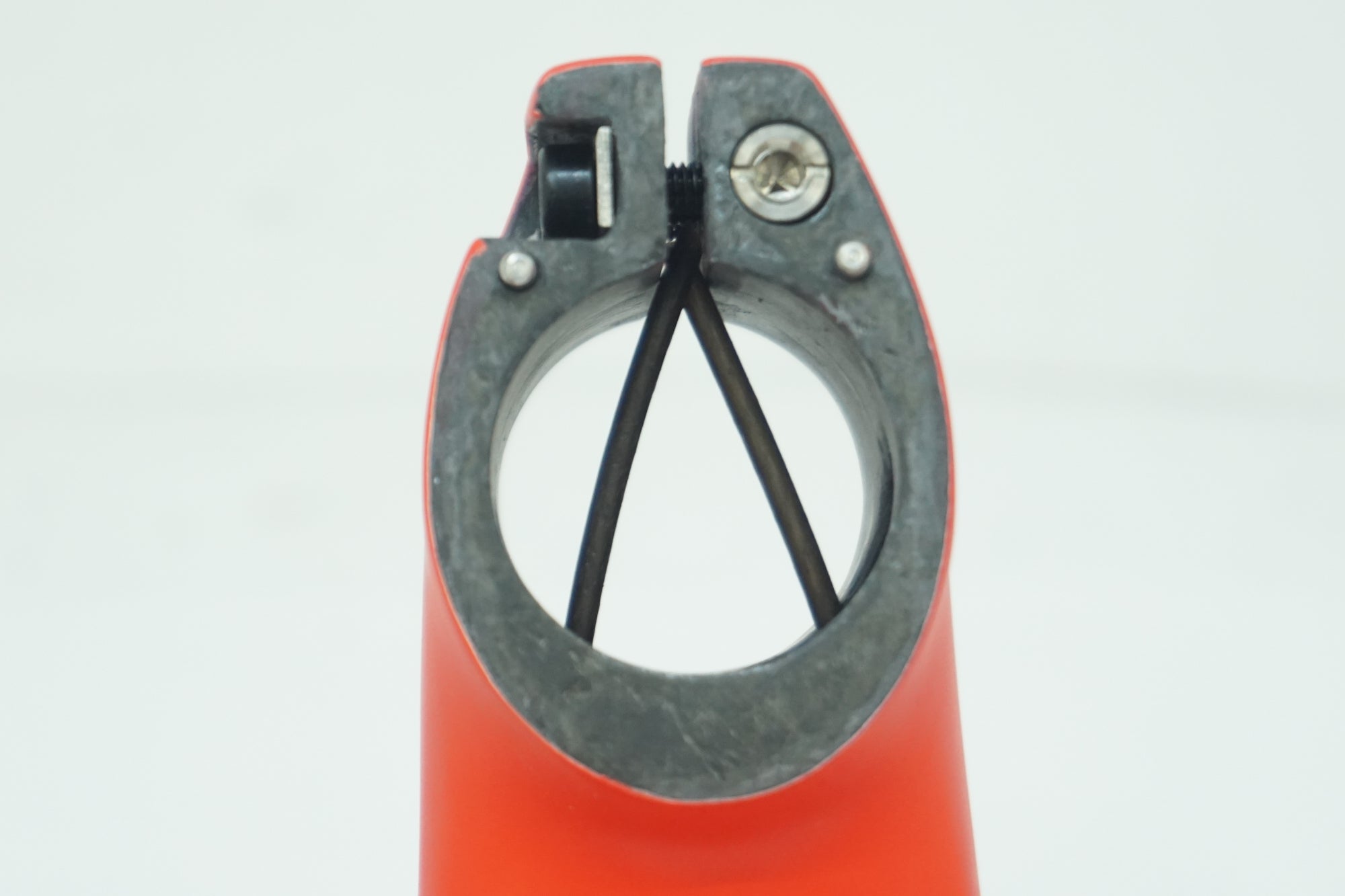 BMC 「ビーエムシー」 ICS CARBON AERO 360mm コックピットシステム ハンドル / 大阪美原北インター店