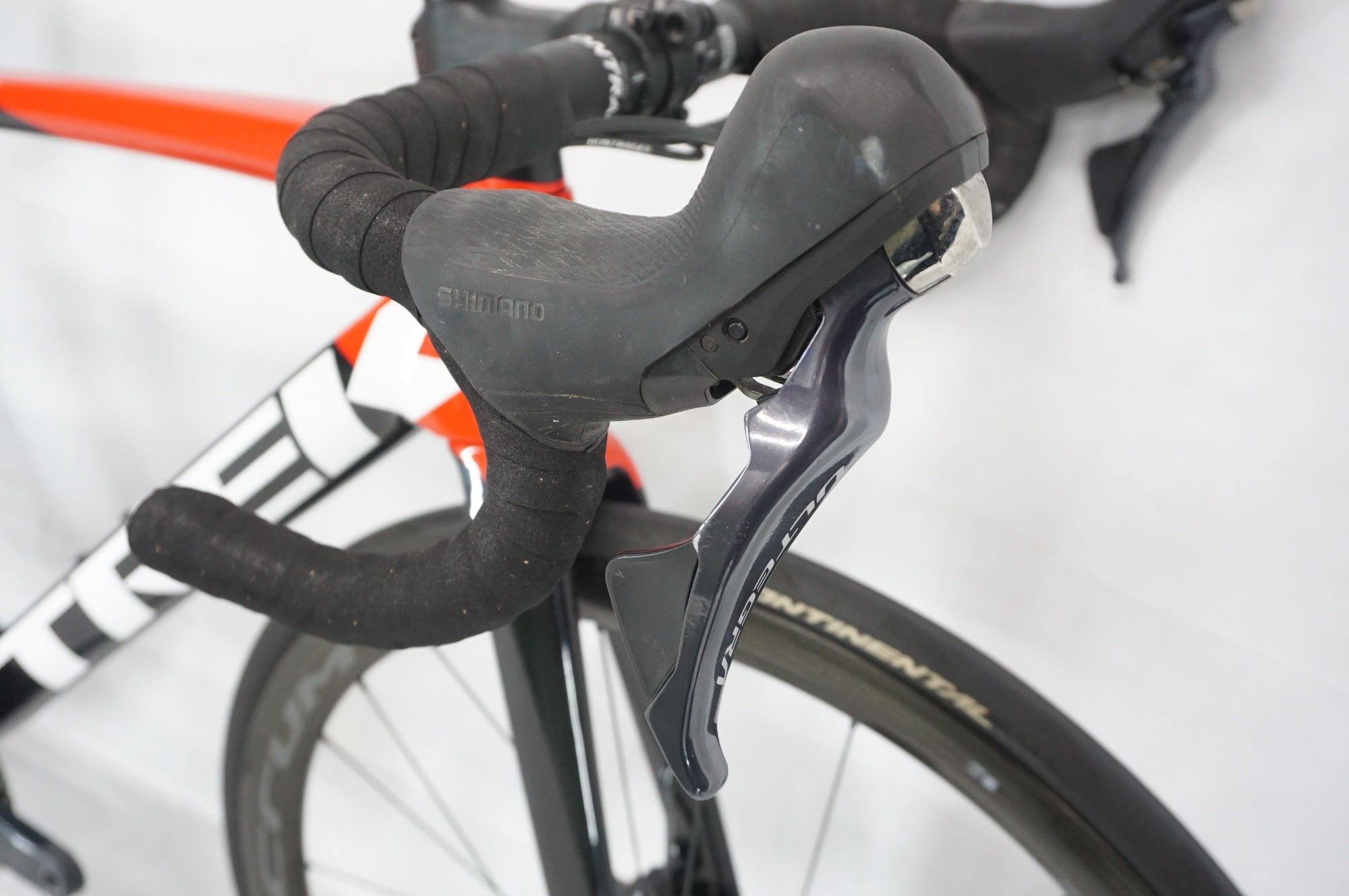 TREK 「トレック」 EMONDA SL 6 DISC 2021年モデル ロードバイク / 阪急塚口店