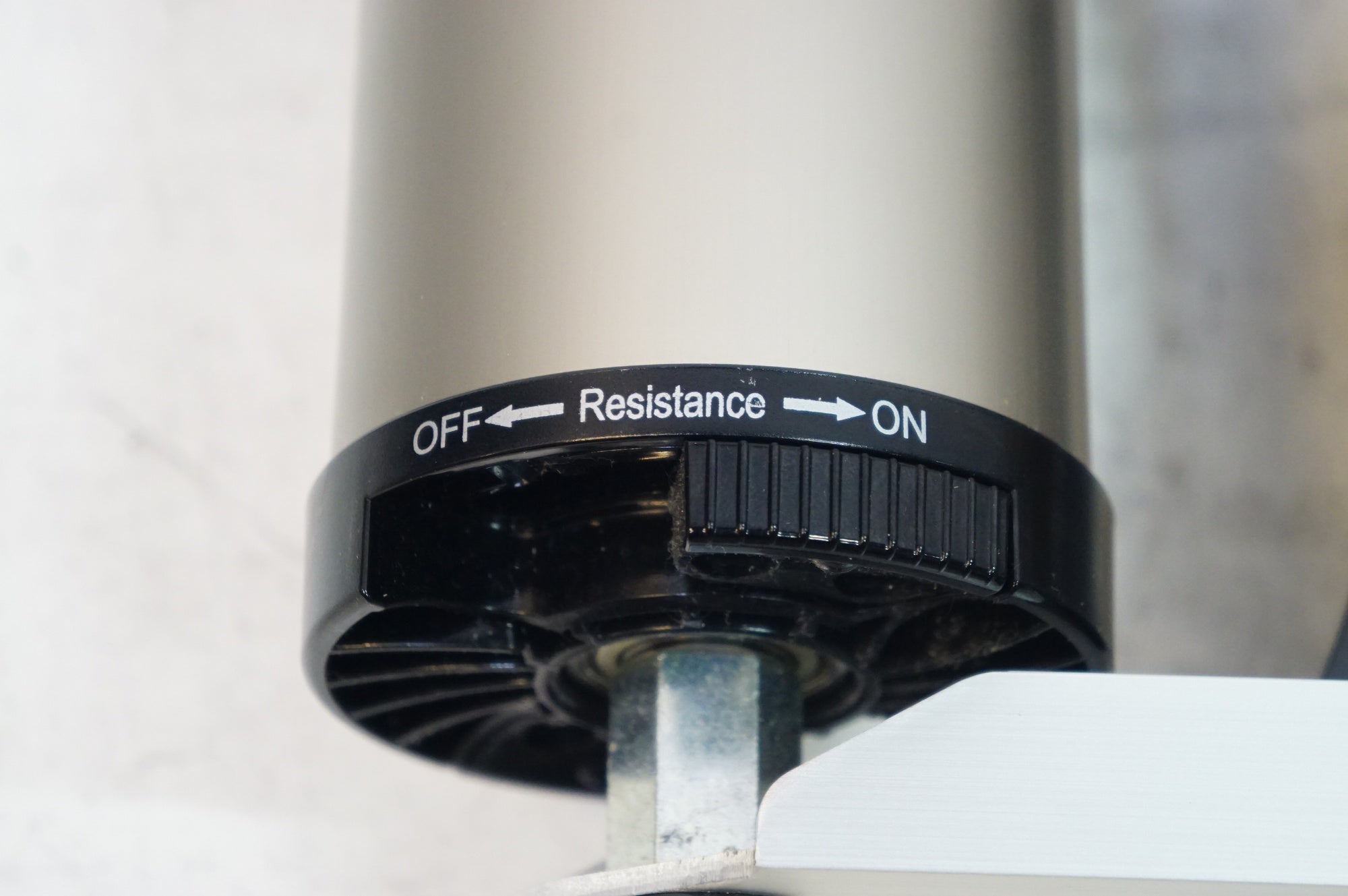 MINOURA 「ミノウラ」 HYBRID ROLLER LIVE RIDE FG220 サイクルトレーナー / 熊谷本店