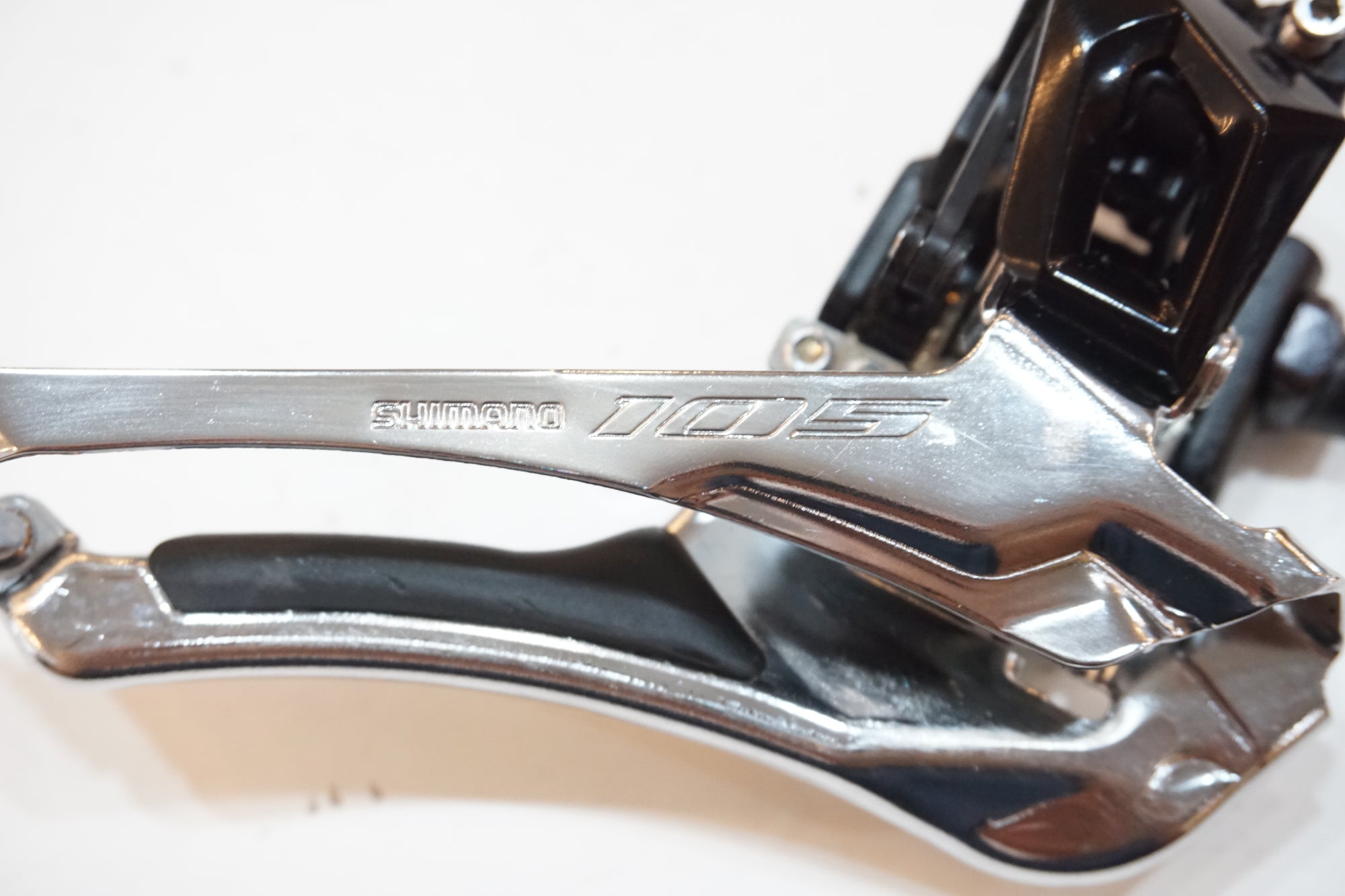 SHIMANO 「シマノ」 105 FD-R7000 フロントディレイラー