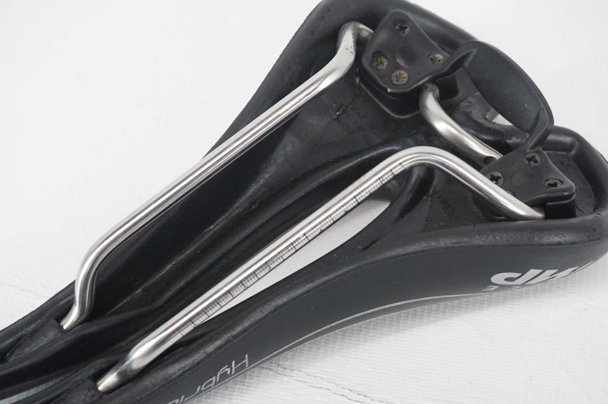 SELLE SMP 「セッレエスエムピー」 HYBRID サドル / 阪急塚口店