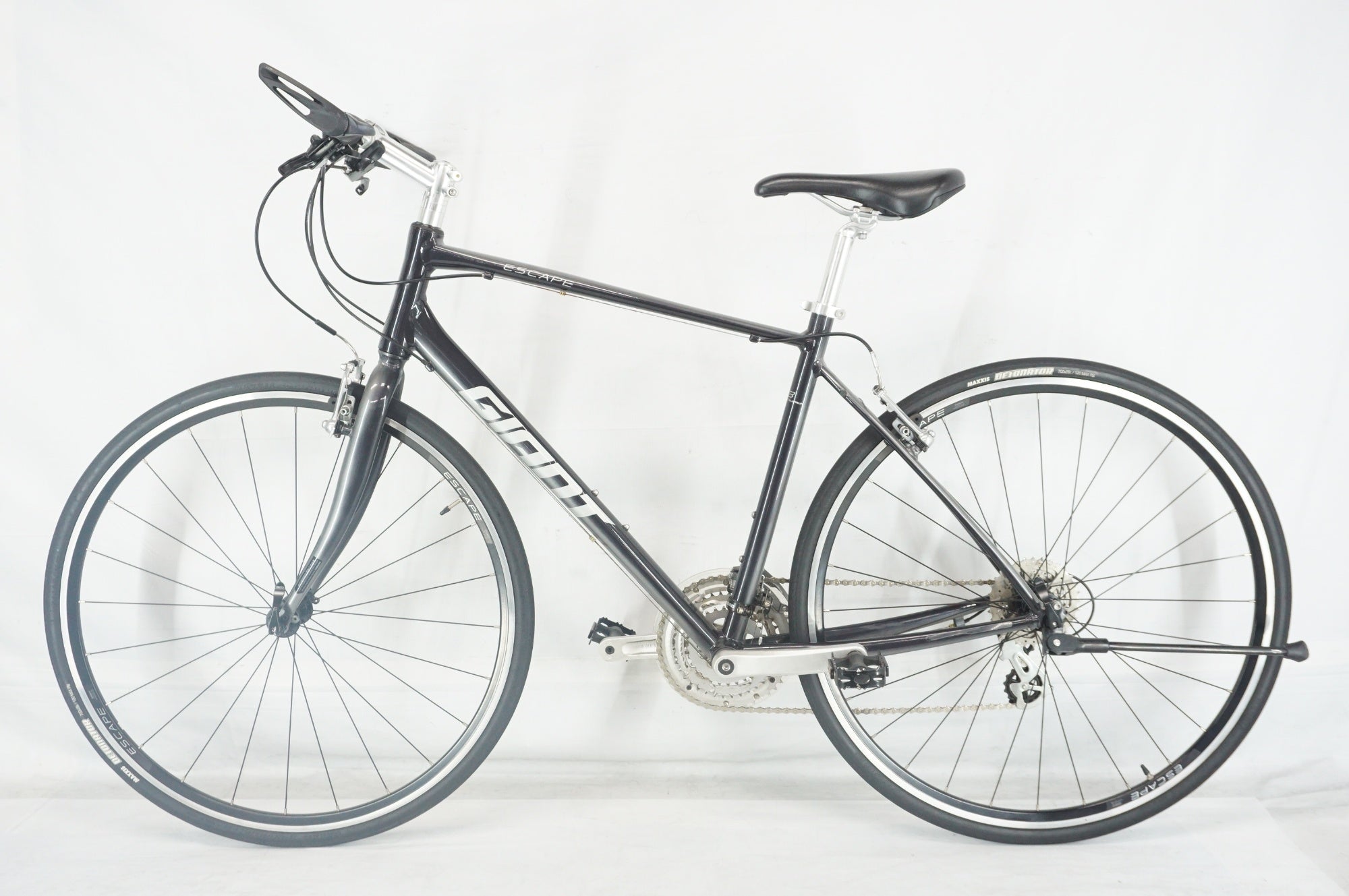 GIANT 「ジャイアント」 ESCAPE R3 2020年モデル クロスバイク / 阪急