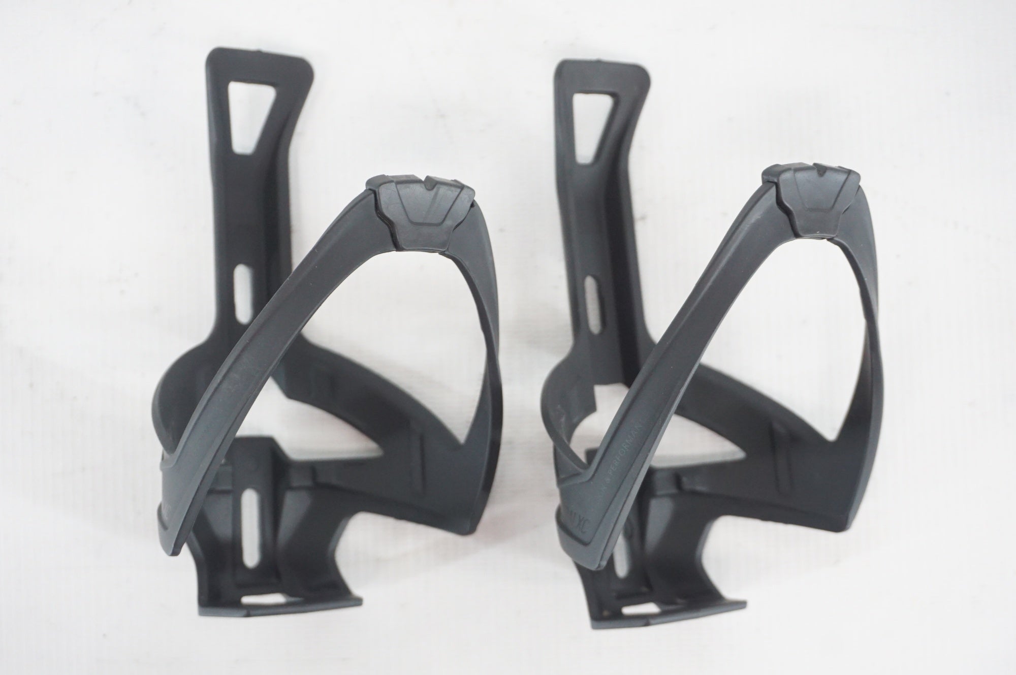 ELITE 「エリート」 CANNIBAL XC ボトルケージセット / 阪急塚口店