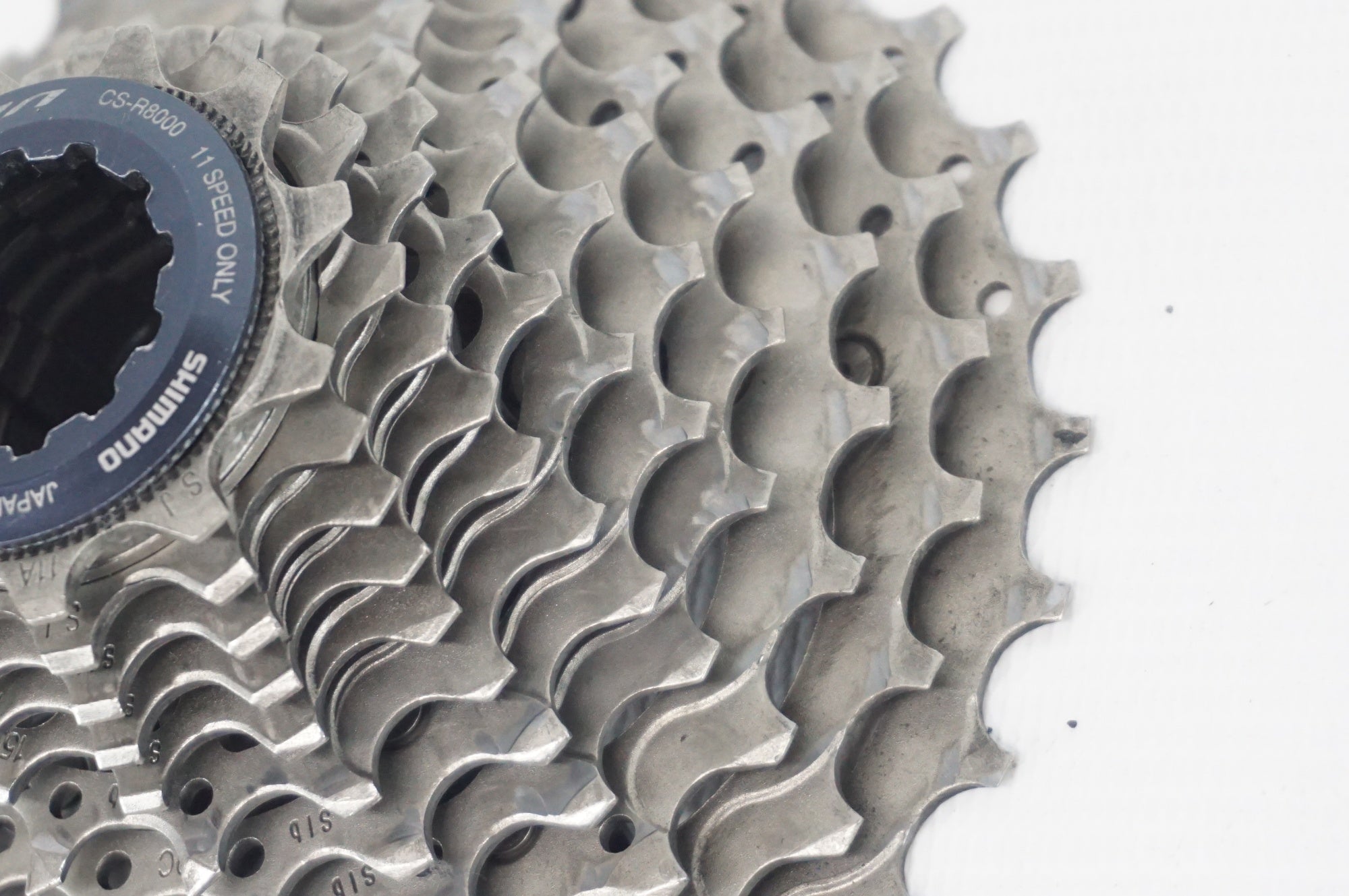 SHIMANO 「シマノ」 ULTEGRA CS-R8000 11-30T スプロケット / 阪急塚口