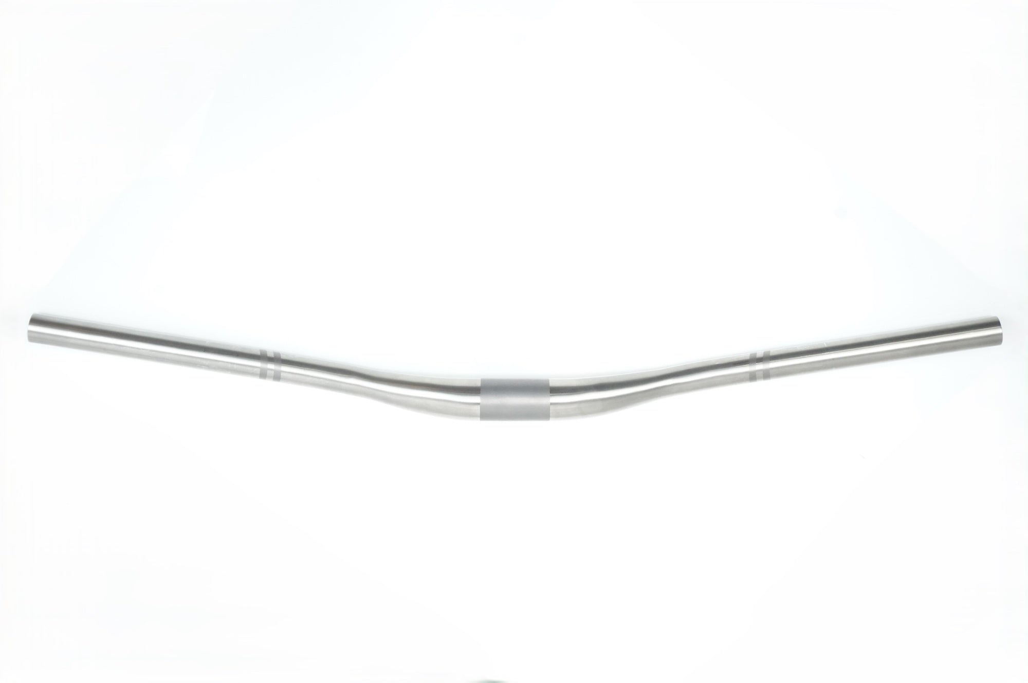 A-FRAME 「エーフレーム」 TITANIUM RISER HANDLBER φ31.8 700mm ハンドル / 中目黒店