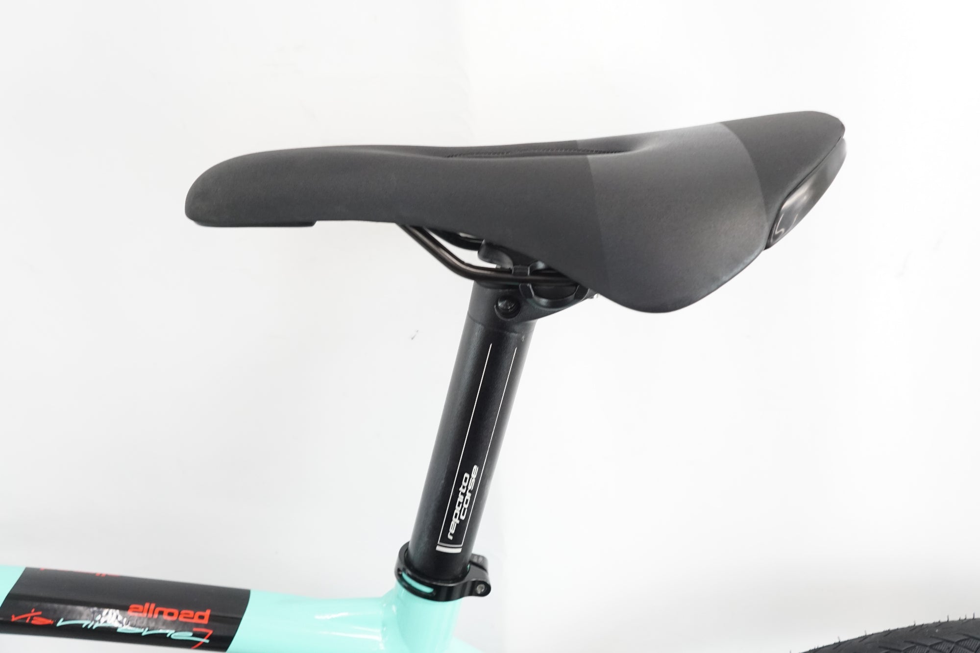 BIANCHI 「ビアンキ」 VIA NIRONE 7 ALLROAD GRX400 2021年モデル グラベルロード / バイチャリ浦和ベース