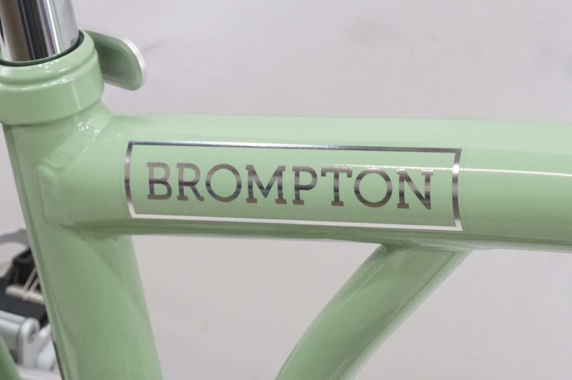 BROMPTON 「ブロンプトン」 CLASSIC EDITION INSPIRED BY LONDON 2024年モデル 16インチ 折り畳み自転車 / 大宮店