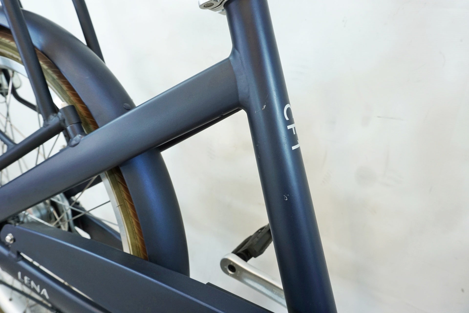 BESV 「ベスビー」 CF1 LENA 2019年モデル 電動アシスト自転車 / 有明ガーデン店