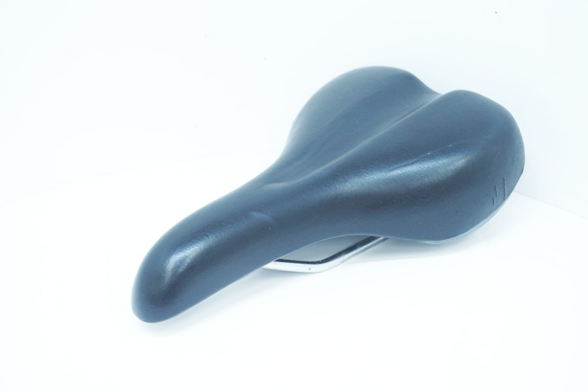 VELO 「ベロ」 サドル / 大阪美原北インター店