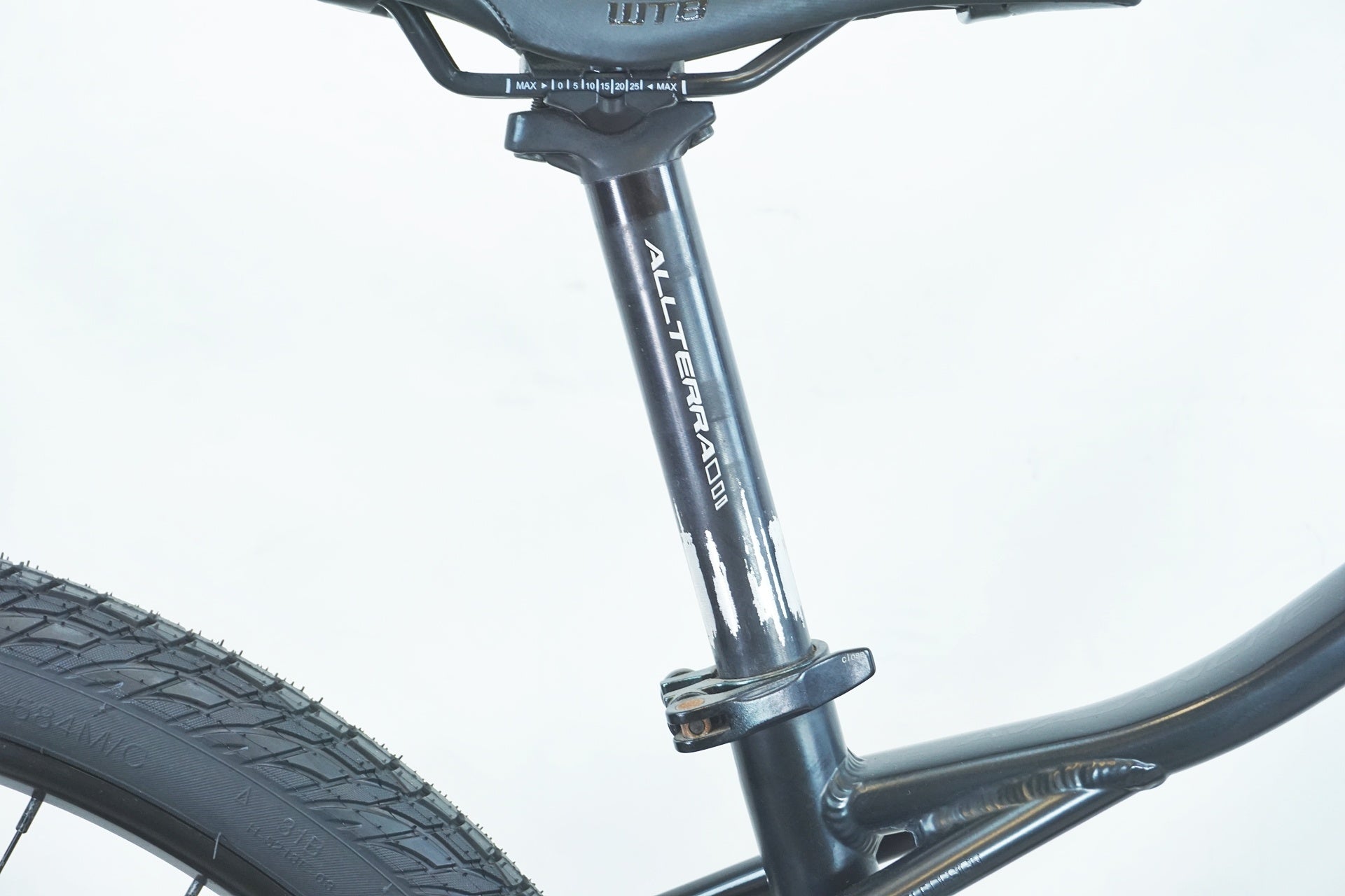 GT 「ジーティー」 AVALANCHE EXPERT 27.5" V2 2023年モデル マウンテンバイク / 有明ガーデン店