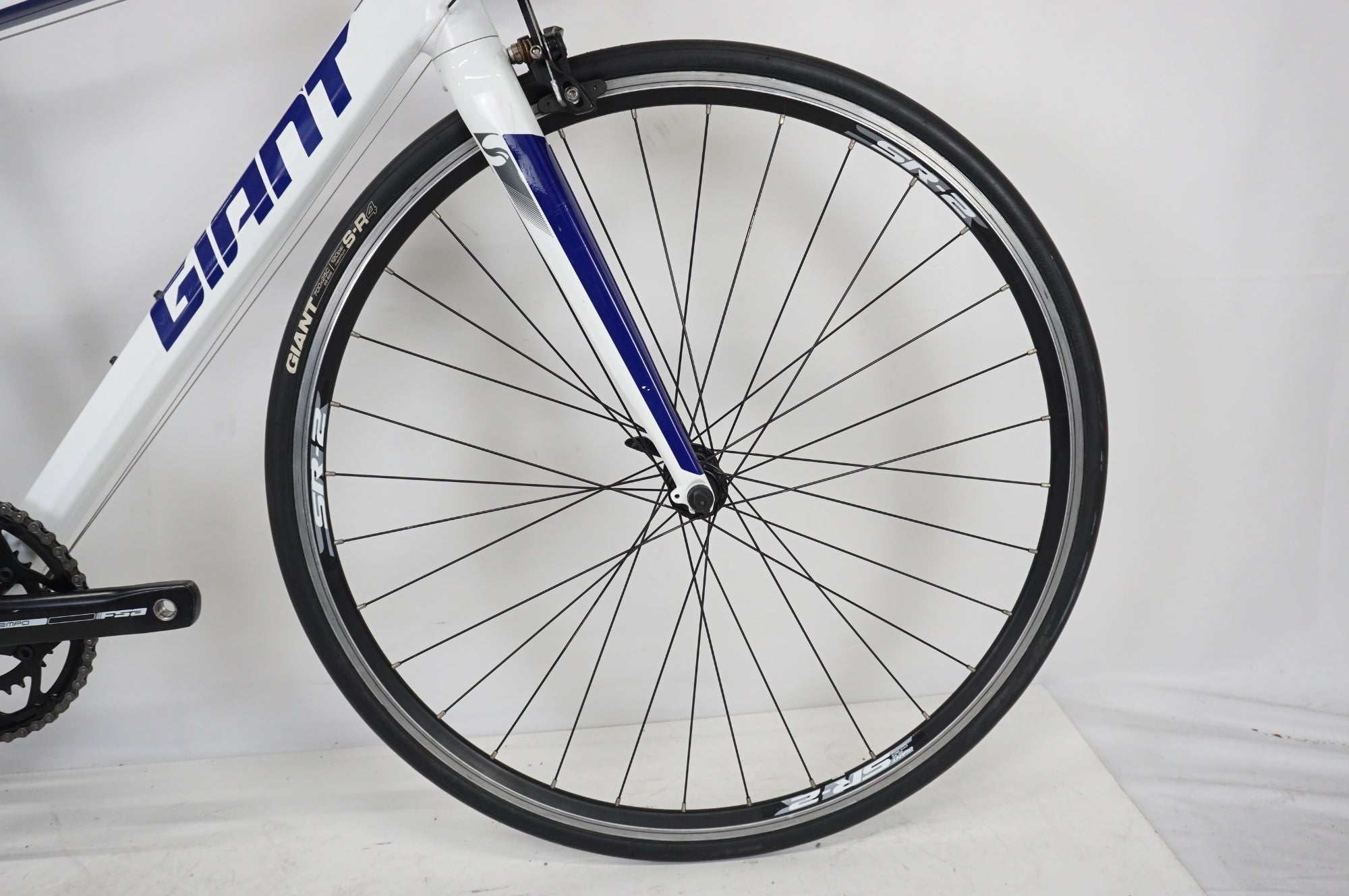 一番人気物 GIANT 「ジャイアント」 DEFY4 2015年モデル ロードバイク 自転車本体