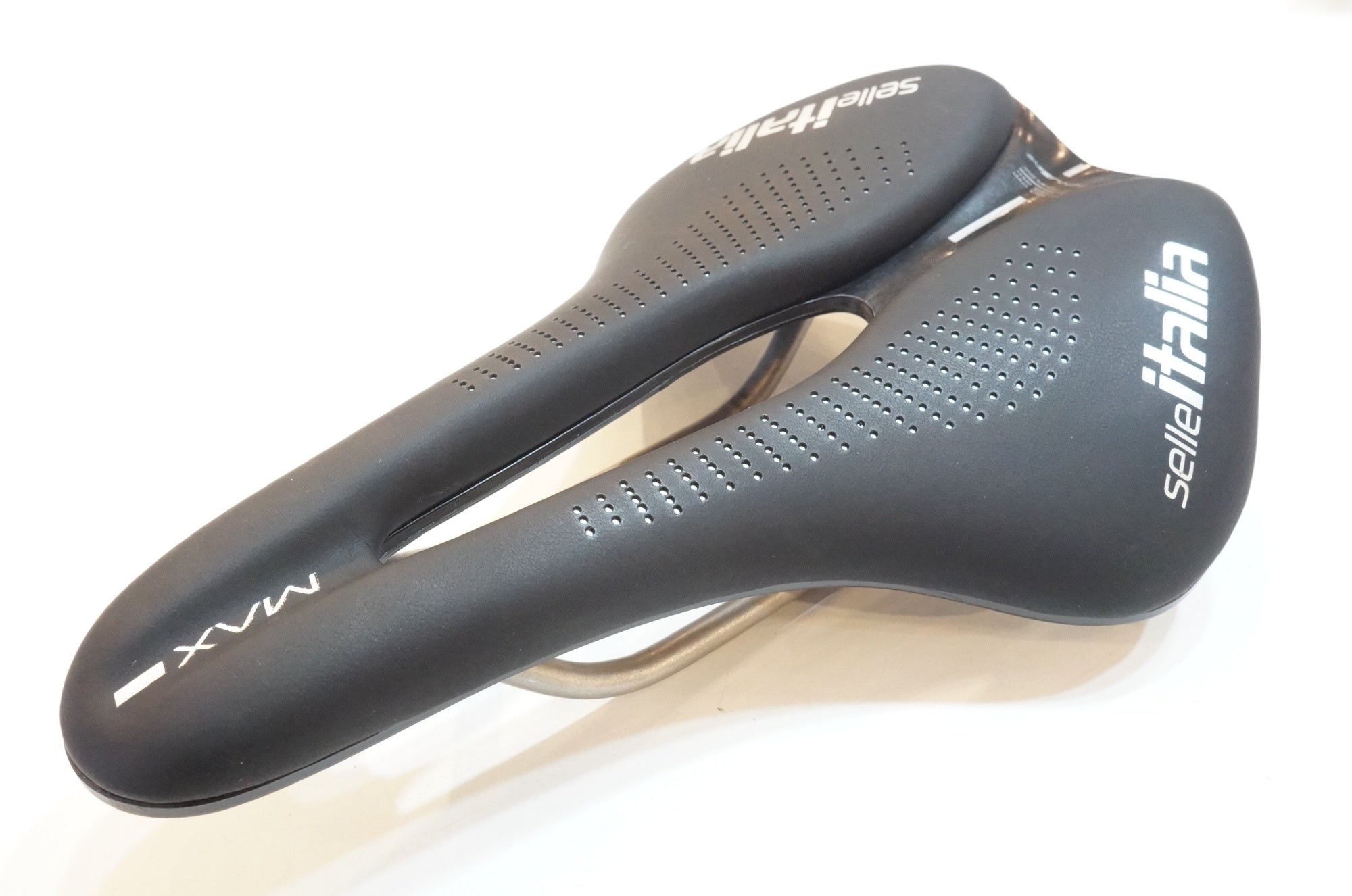 SELLEITALIA 「セライタリア」 MAX NOVUS BOOST EVO Ti316 SUPERFLOW サドル / 浦和ベース