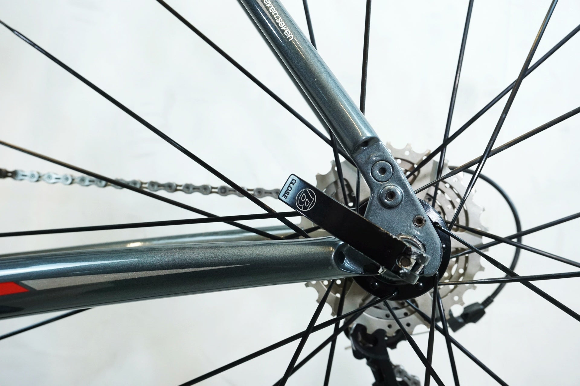 TREK 「トレック」 7.7FX 2013年モデル カスタム クロスバイク / 有明