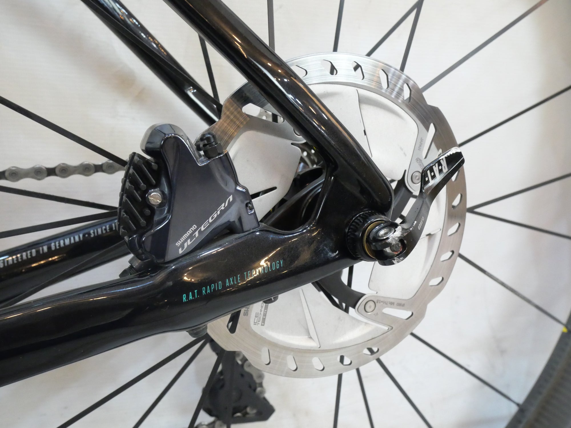 FOCUS 「フォーカス」 IZALCO MAX DISC 9 ULTEGRA Di2 2020年モデル