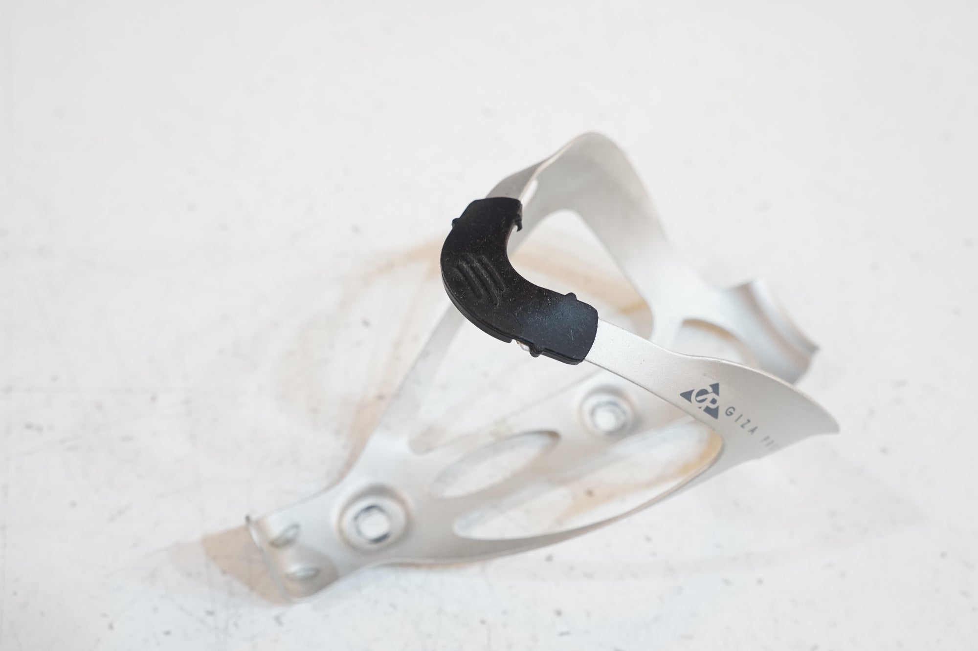 GIZA PRODUCTS 「ギザ プロダクツ」 ボトルケージ / バイチャリ浦和ベース