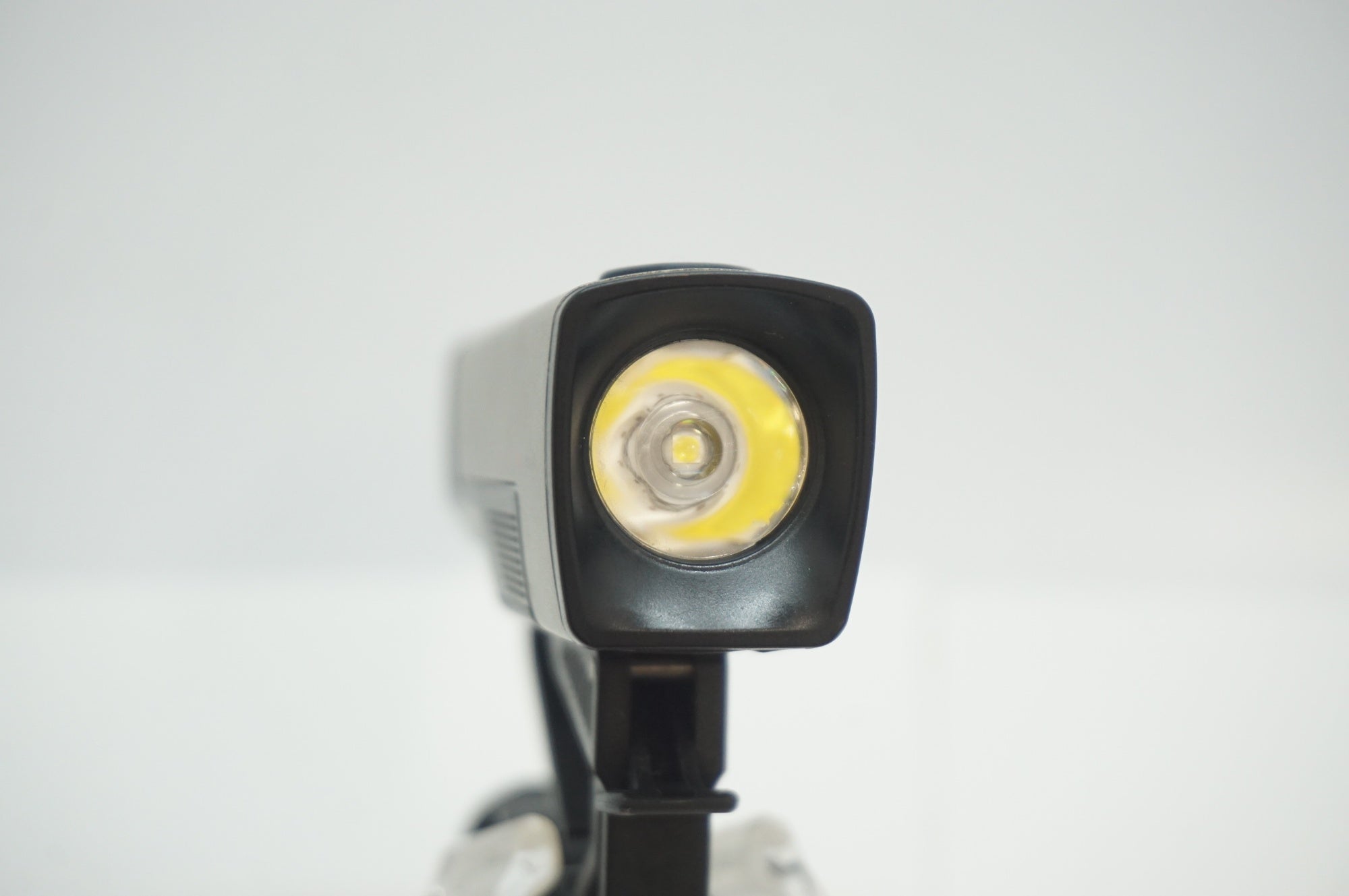 ION COMP R LEDライト Bontrager（ボントレガー）「Ion Comp R Front Bike Light