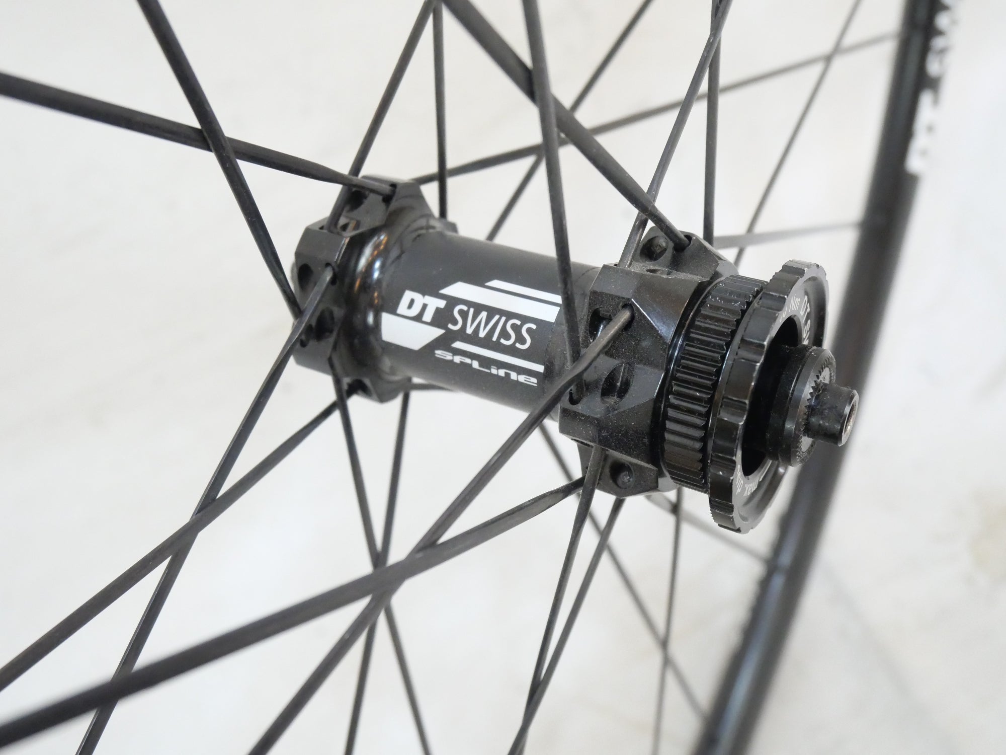 DT Swiss R24 リアホイール　11速 DT SWISS 「ディーティースイス」 R24 SPLINE DB シマノ11速 622