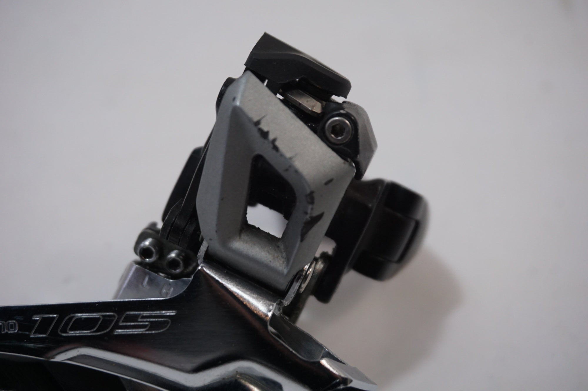 SHIMANO 「シマノ」 105 FD-5801 フロントディレイラー / 世田谷店