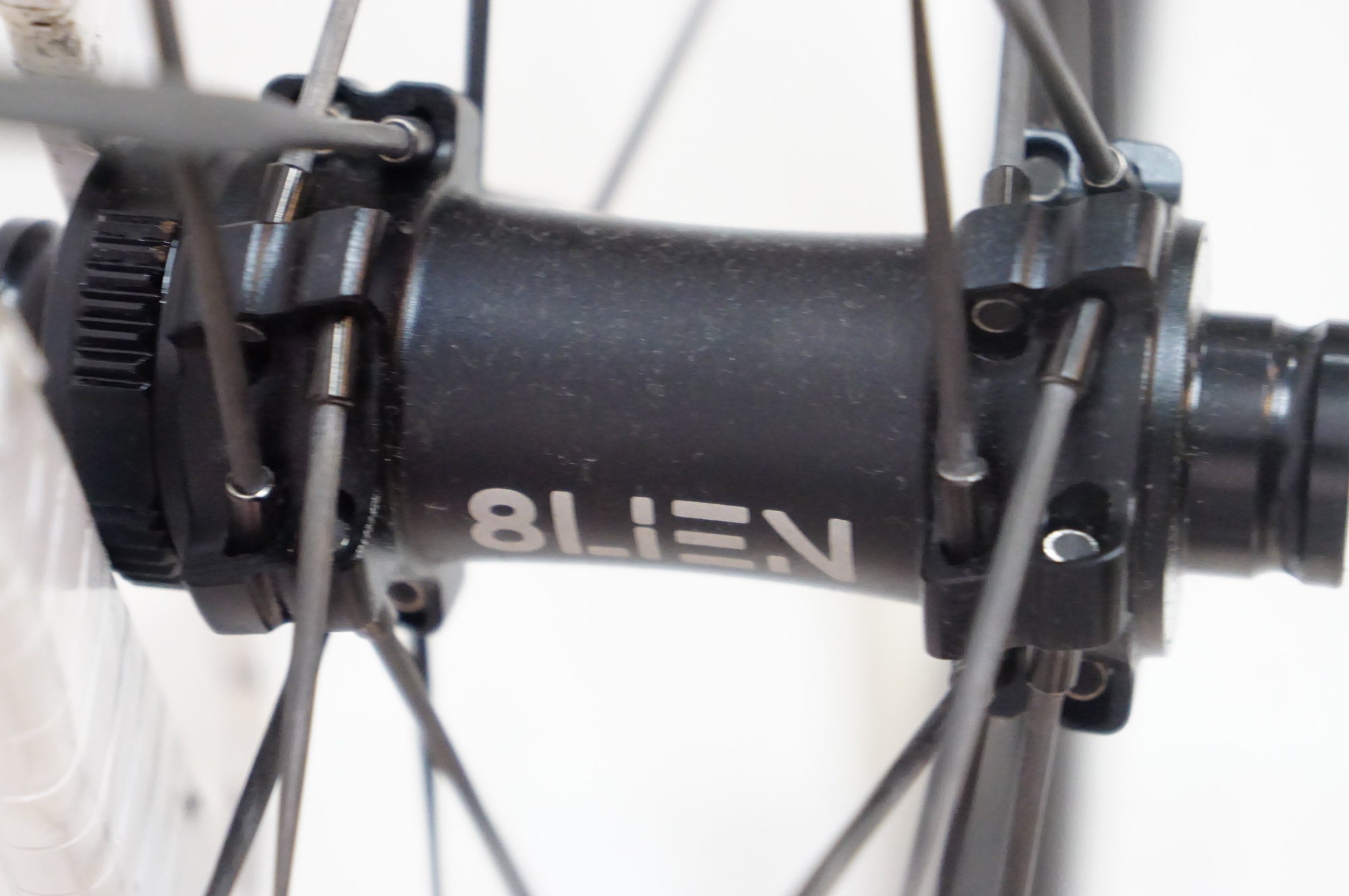 8LIEN BIKE 「エイリアンバイク」 L5 DISC CARBON シマノ11/12速 ホイールセット / 熊谷本店