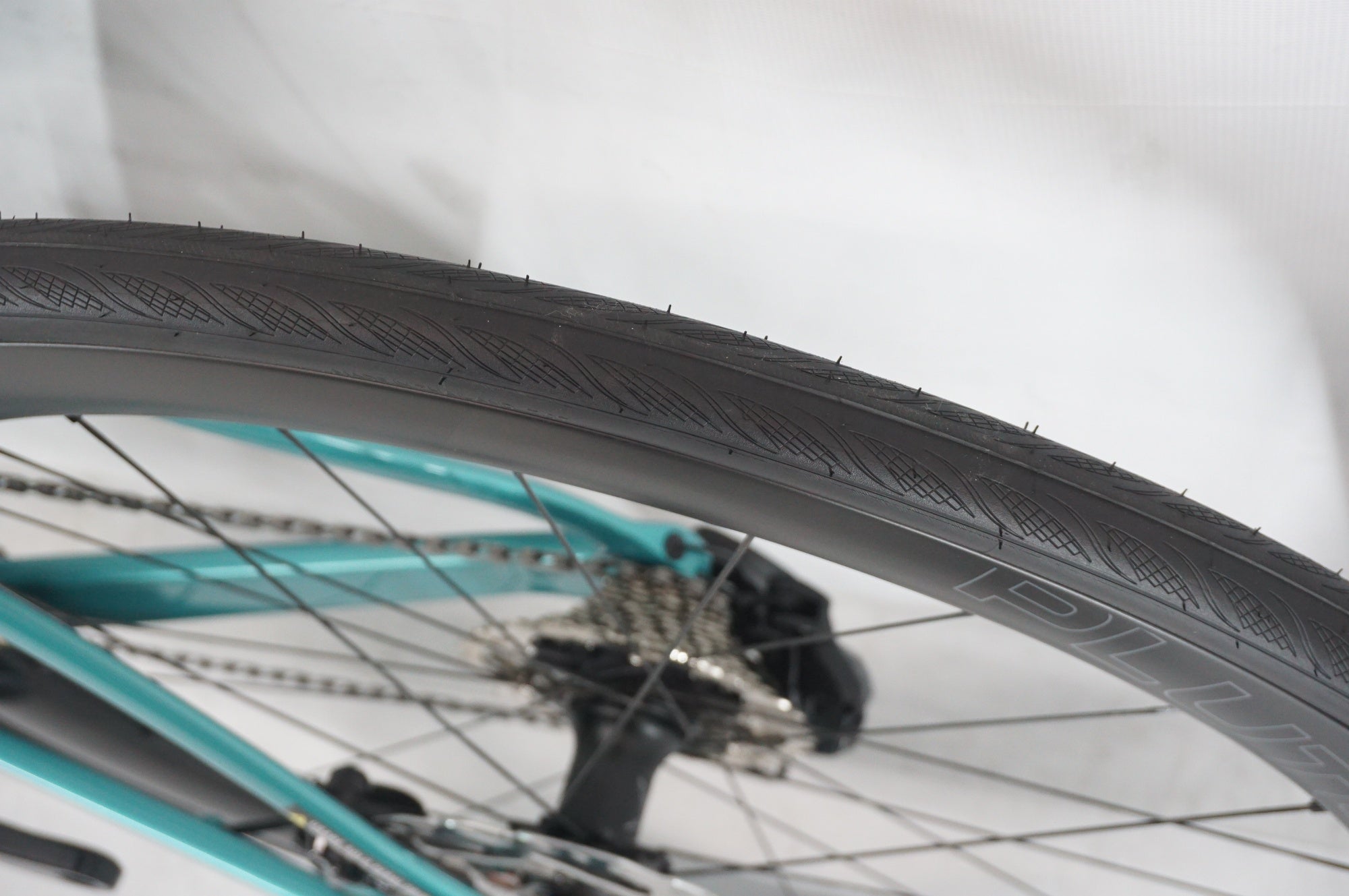 BIANCHI 「ビアンキ」 OLTRE COMP 105 Di2 2025年モデル ロードバイク / 阪急塚口店