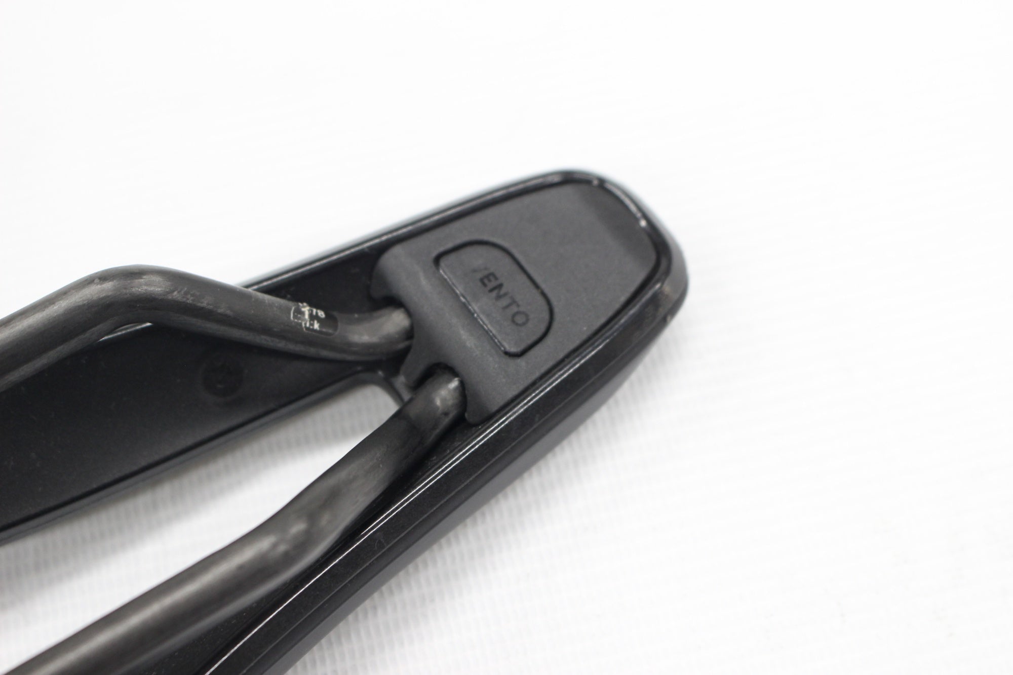 FIZIK 「フィジーク」 VENTO ARGO R1 サドル / 阪急塚口店