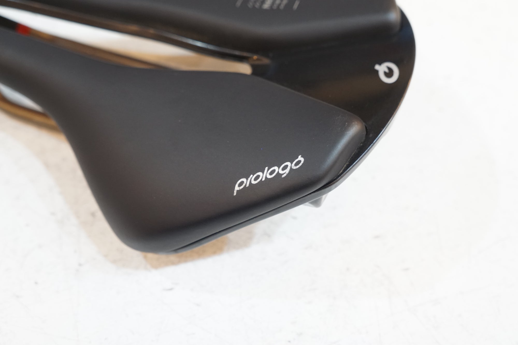 PROLOGO 「プロロゴ」 NAGO R4 PAS サドル / バイチャリ浦和ベース