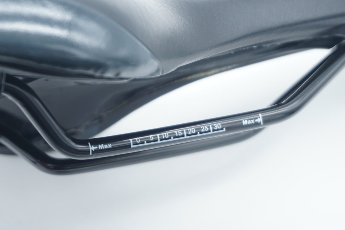 VELO 「ベロ」 サドル / 滋賀大津店