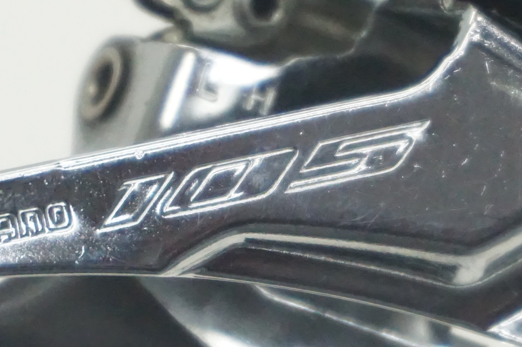 SHIMANO 「シマノ」 105 FD-R7000 フロントディレイラー / 福岡店