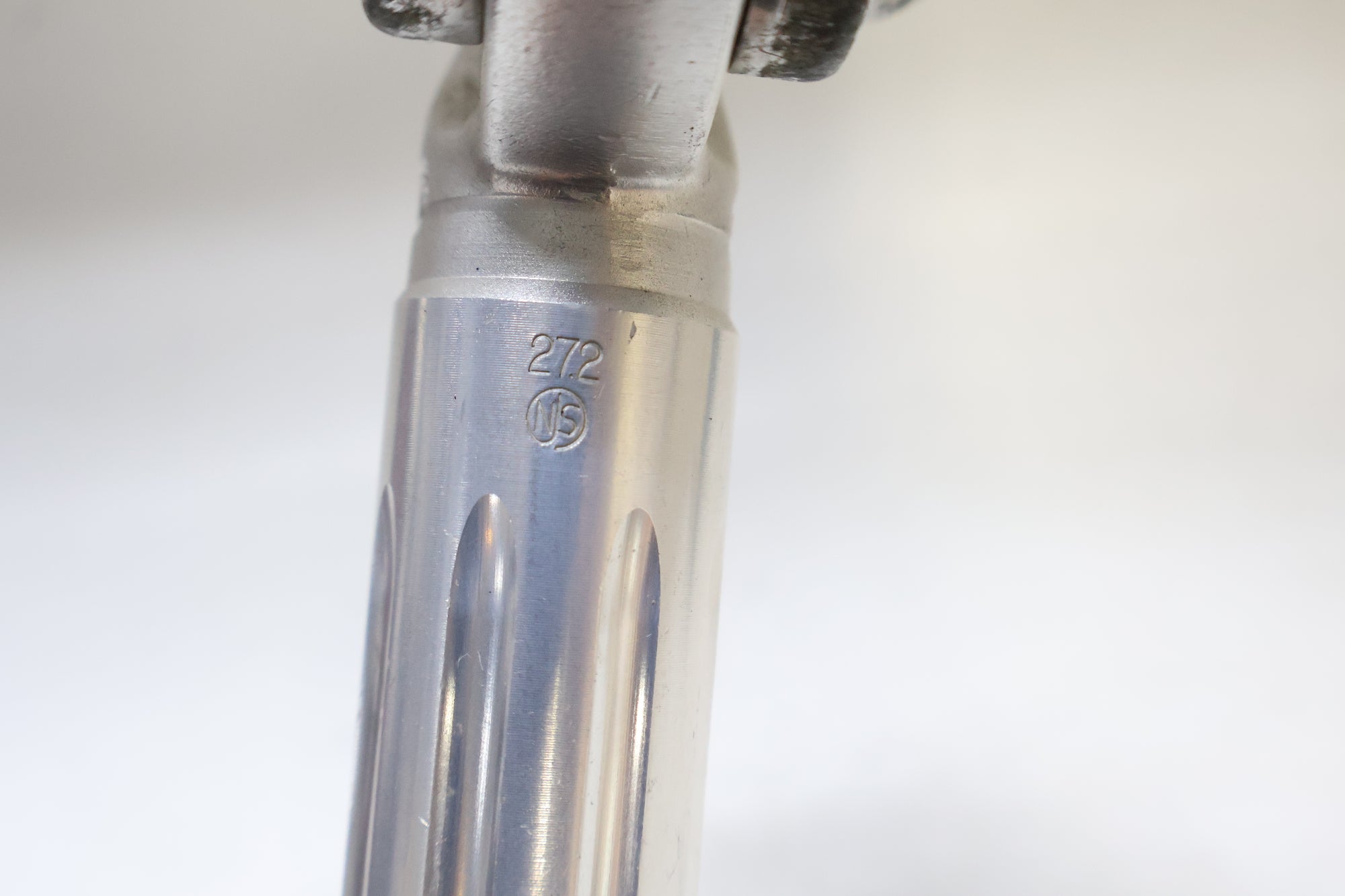 SUGINO 「スギノ」 MIGHTY NJS 200mm φ27.2 シートポスト / 高知店