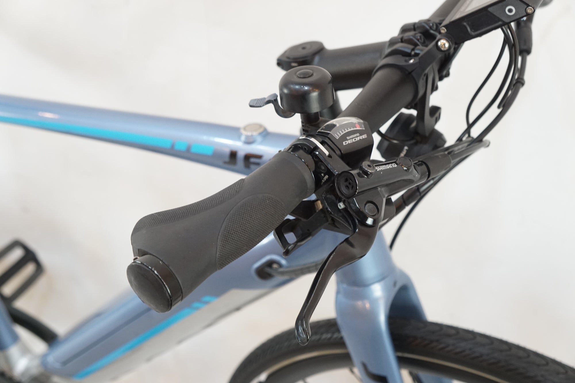 BESV 「ベスビー」 JF1 2022年モデル 電動アシスト自転車 / バイチャリ浦和ベース