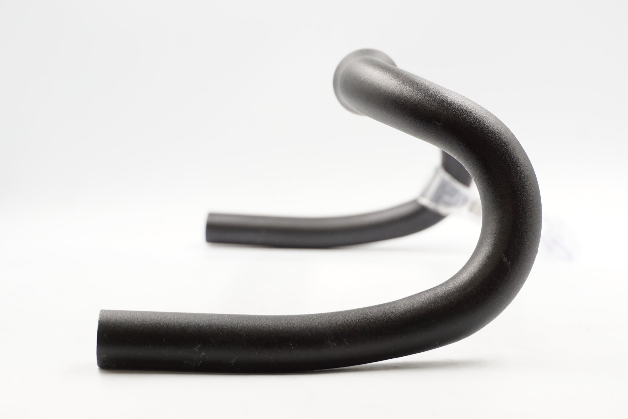 DIXNA 「ディズナ」 CROSS Φ31.8 470mm ハンドル / 奈良店