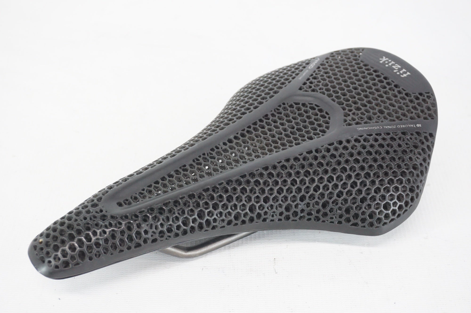 FIZIK 「フィジーク」 VENTO ARGO R3 ADAPTIVE サドル / 阪急塚口店