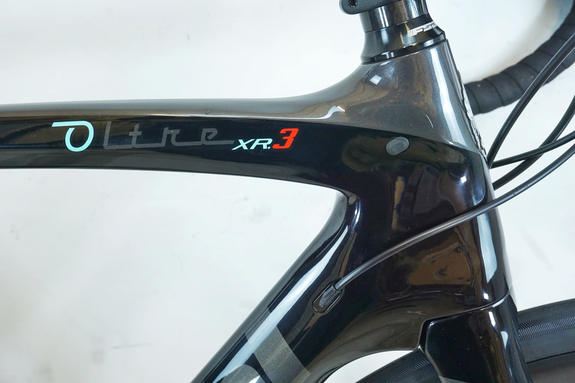 BIANCHI 「ビアンキ」 OLTRE XR3 105 DISC 2021年モデル ロードバイク / 有明ガーデン店