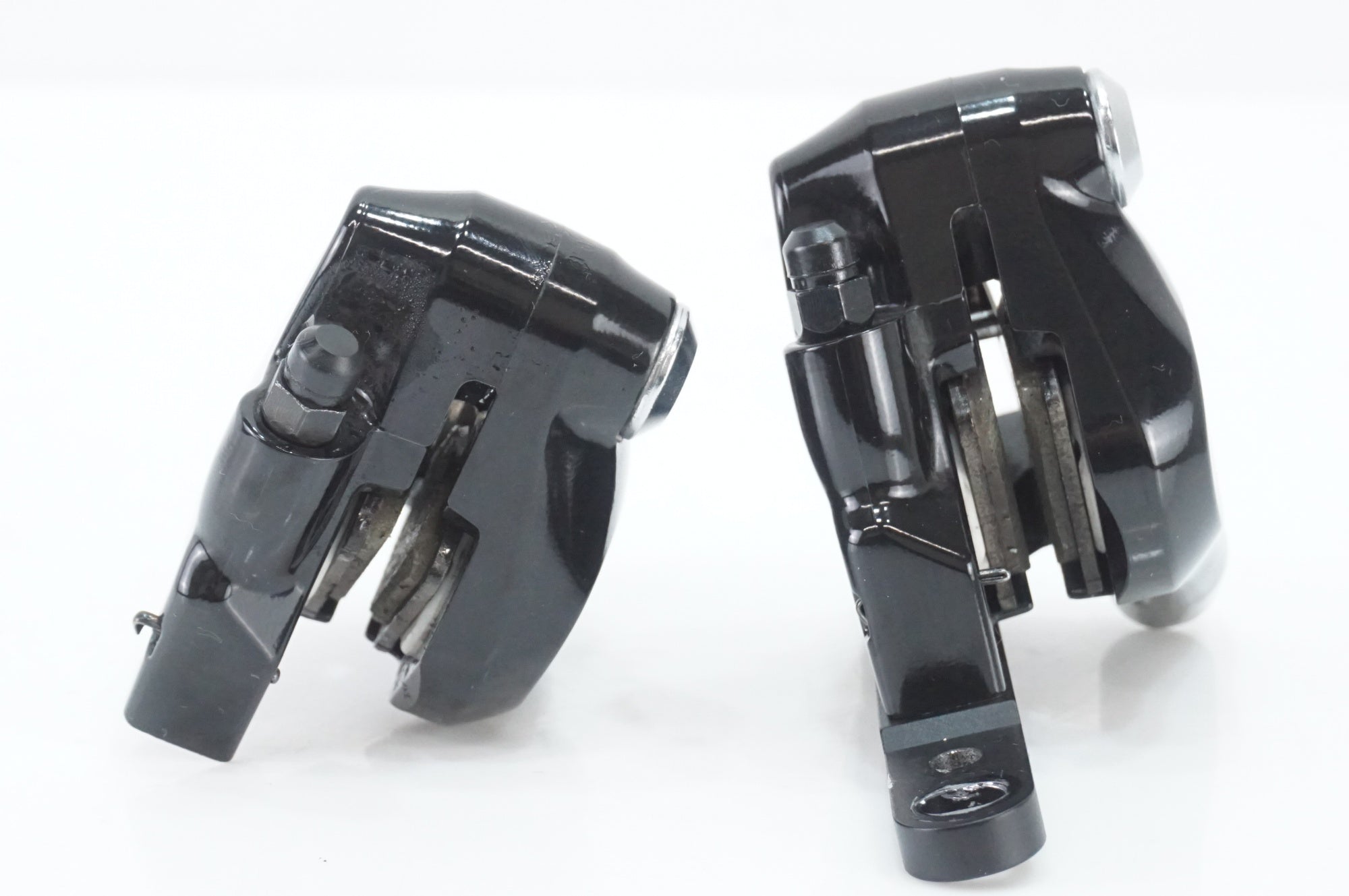 Shimano 105 (R7020)ディスクブレーキレバー・キャリパーセット Shimano 105 (R7020)ディスクブレーキレバー・キャリパーセット