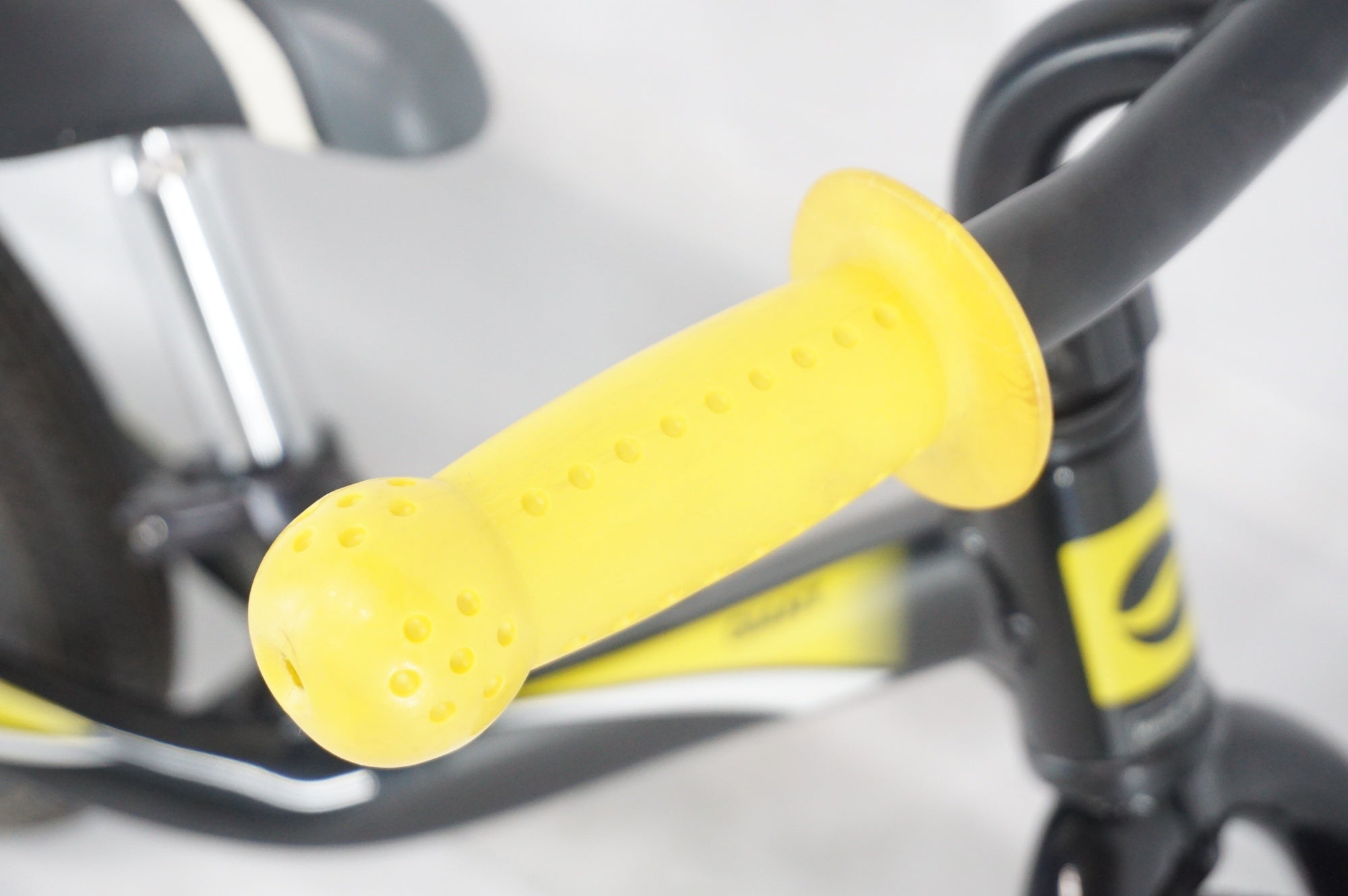 GIANT 「ジャイアント」 PRE PUSH BIKE 2012年モデル 12インチ キッズバイク / 阪急塚口店