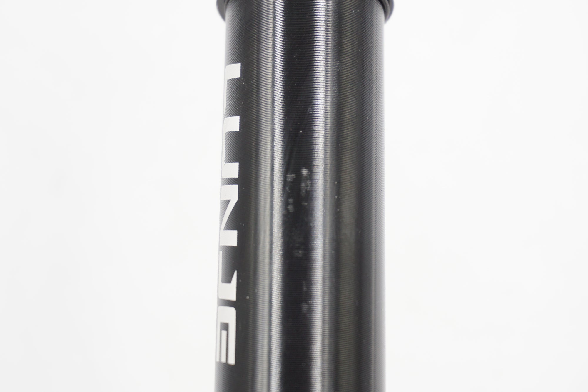 LUNJE 「ルンジェ」 Φ27.2 350mm シートポスト / 奈良店