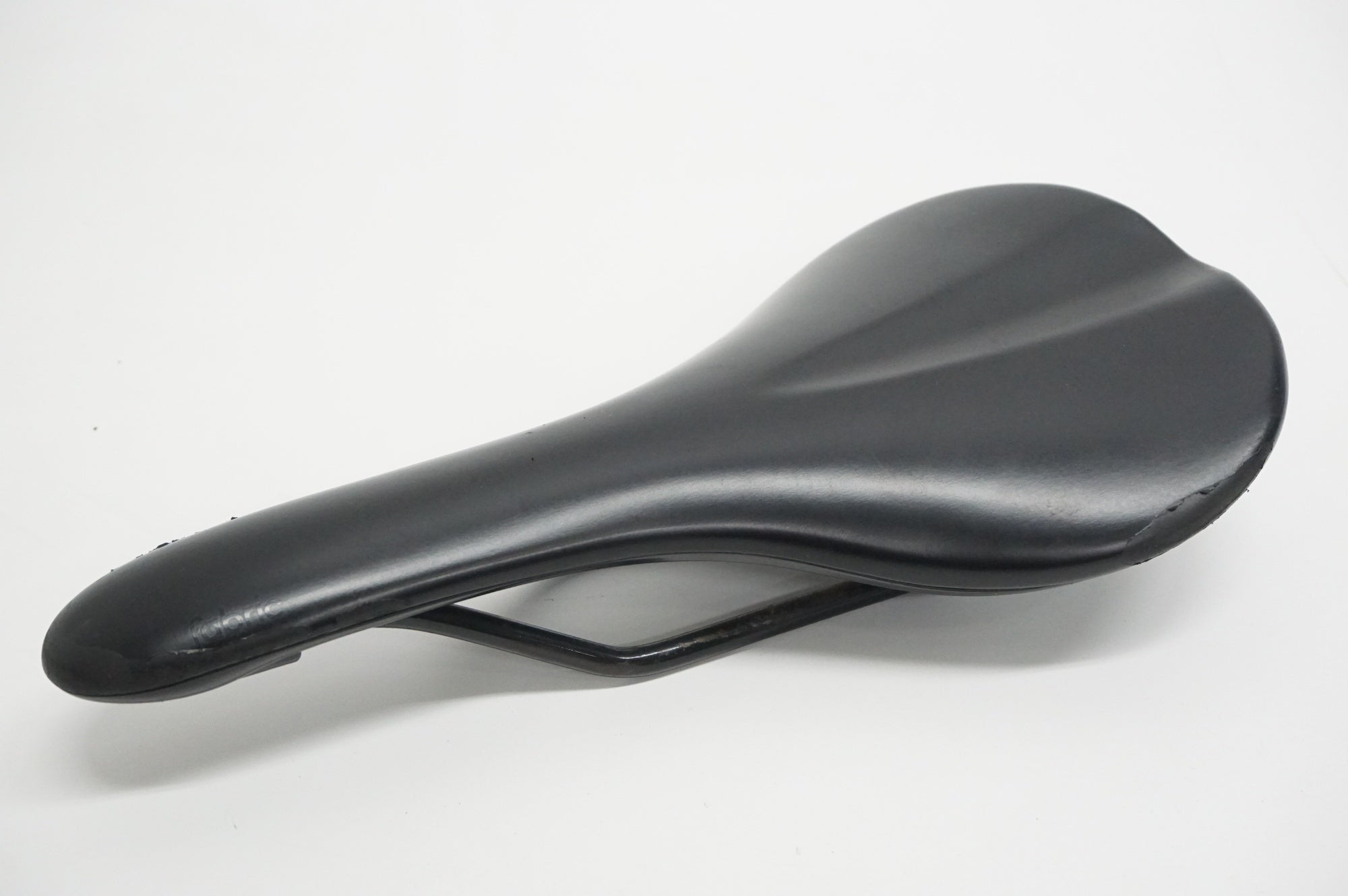 FABRIC 「ファブリック」 SCOOP FLAT サドル / 福岡店