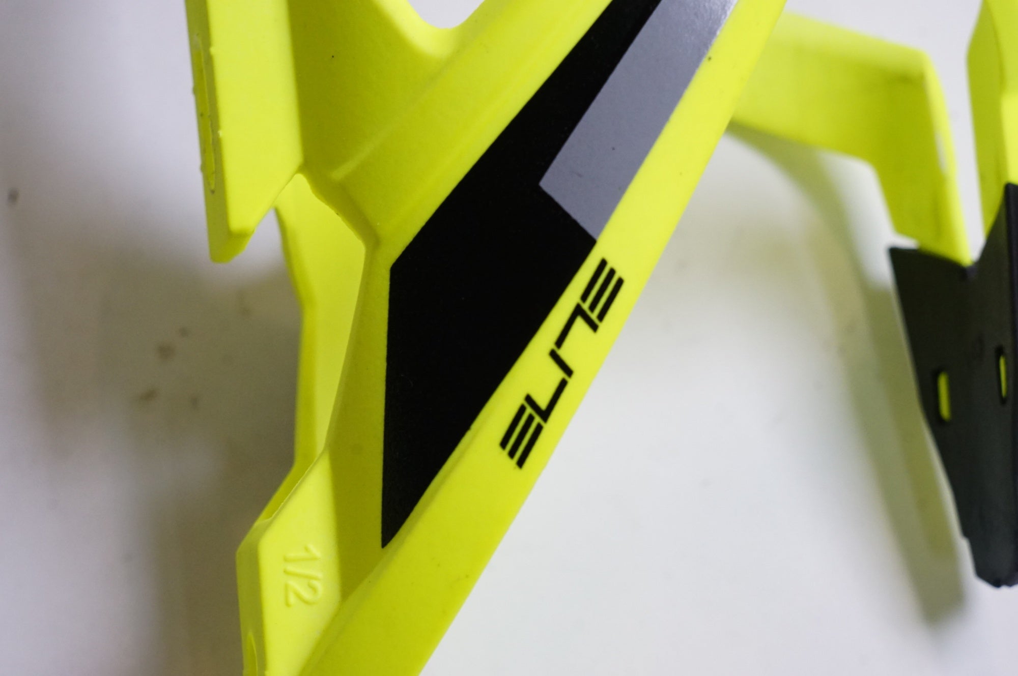 ELITE 「エリート」 CUSTOM RACE PLUS ボトルケージセット / 熊谷本店