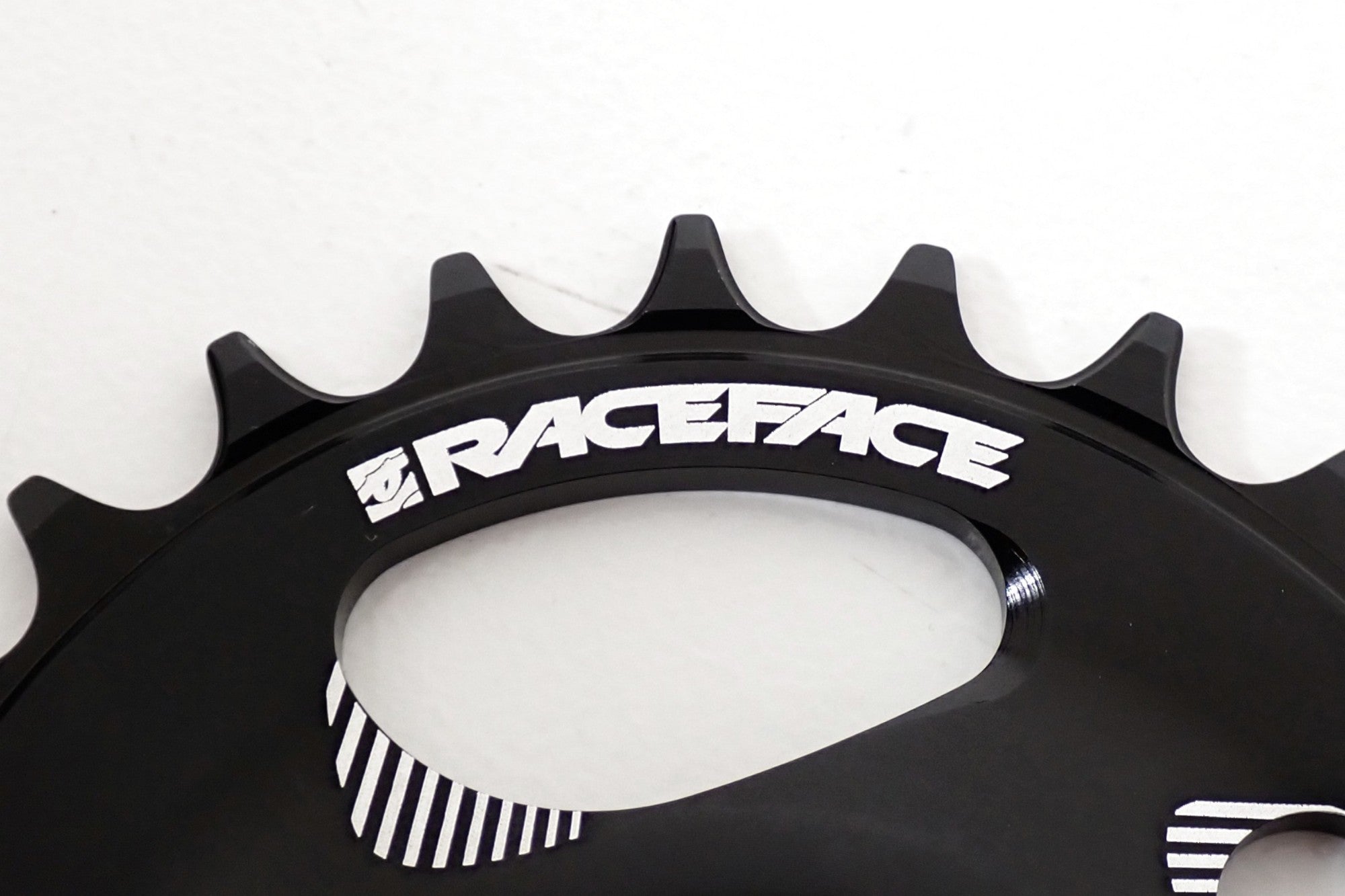 RACEFACE 「レースフェイス」 RNWDMOVAL28BLK 28T チェーンリング / 伊勢崎店